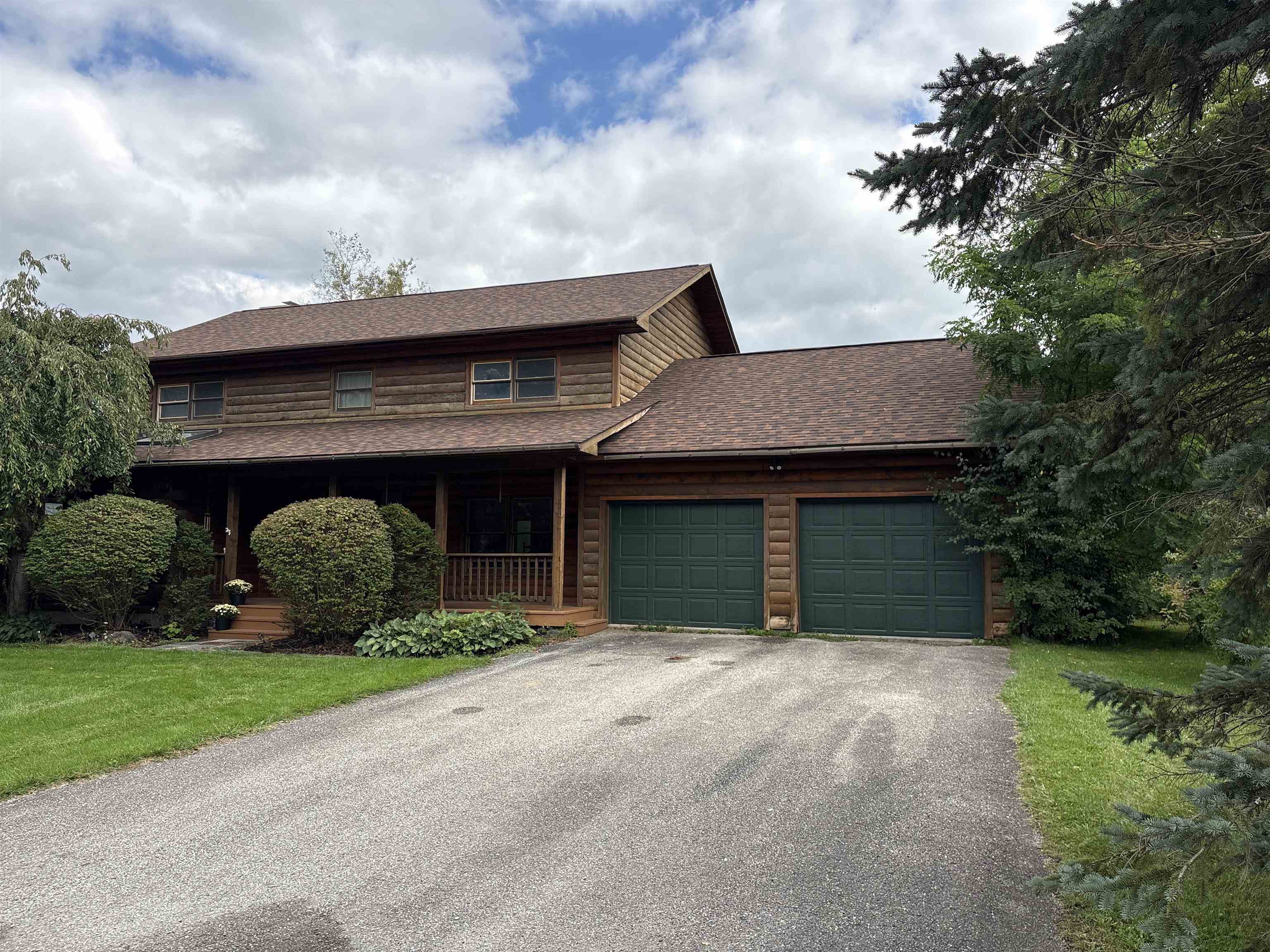 18 Greenview Drive Property Photo 1