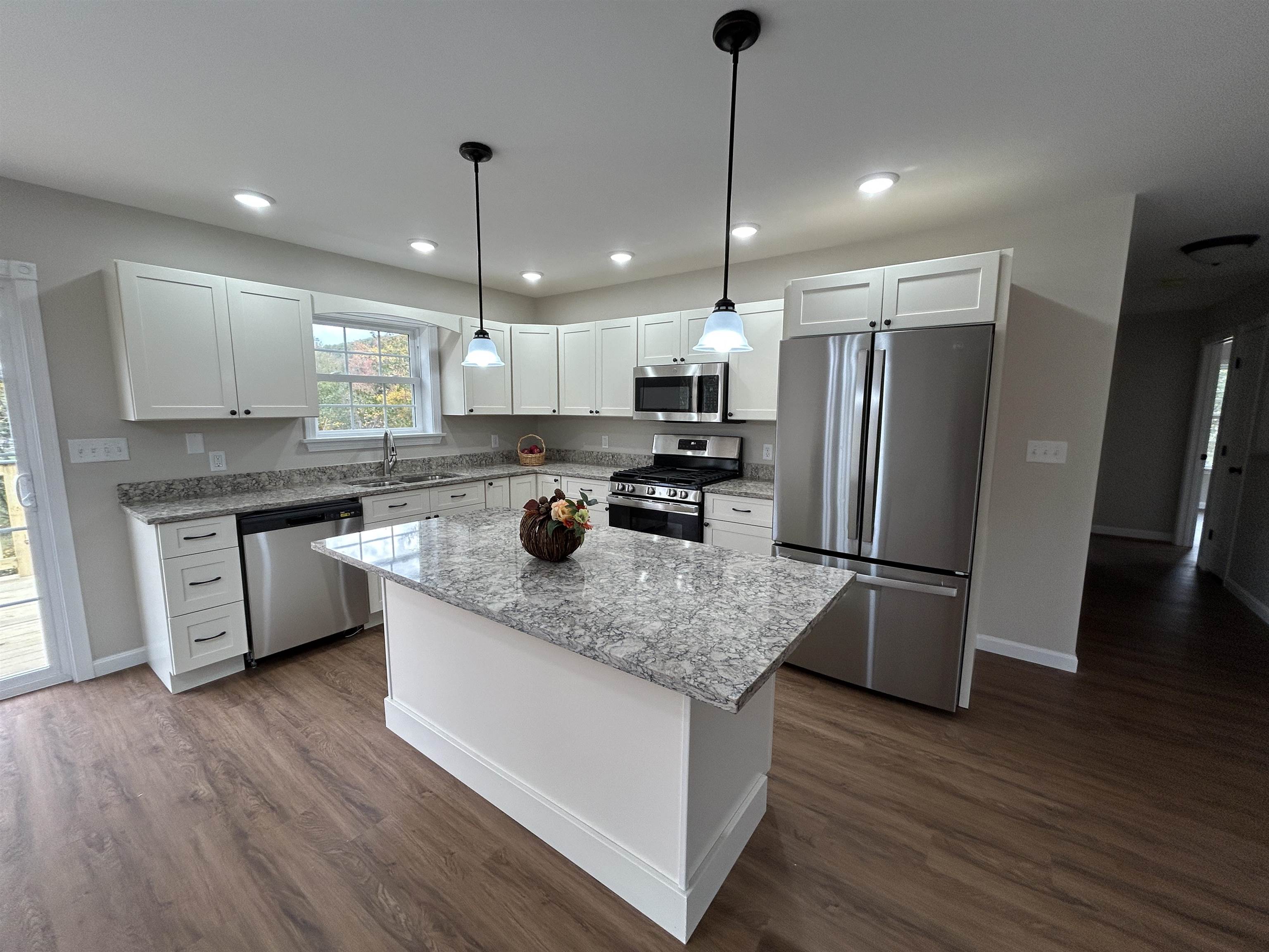 547 Kinsley Road Property Photo 6