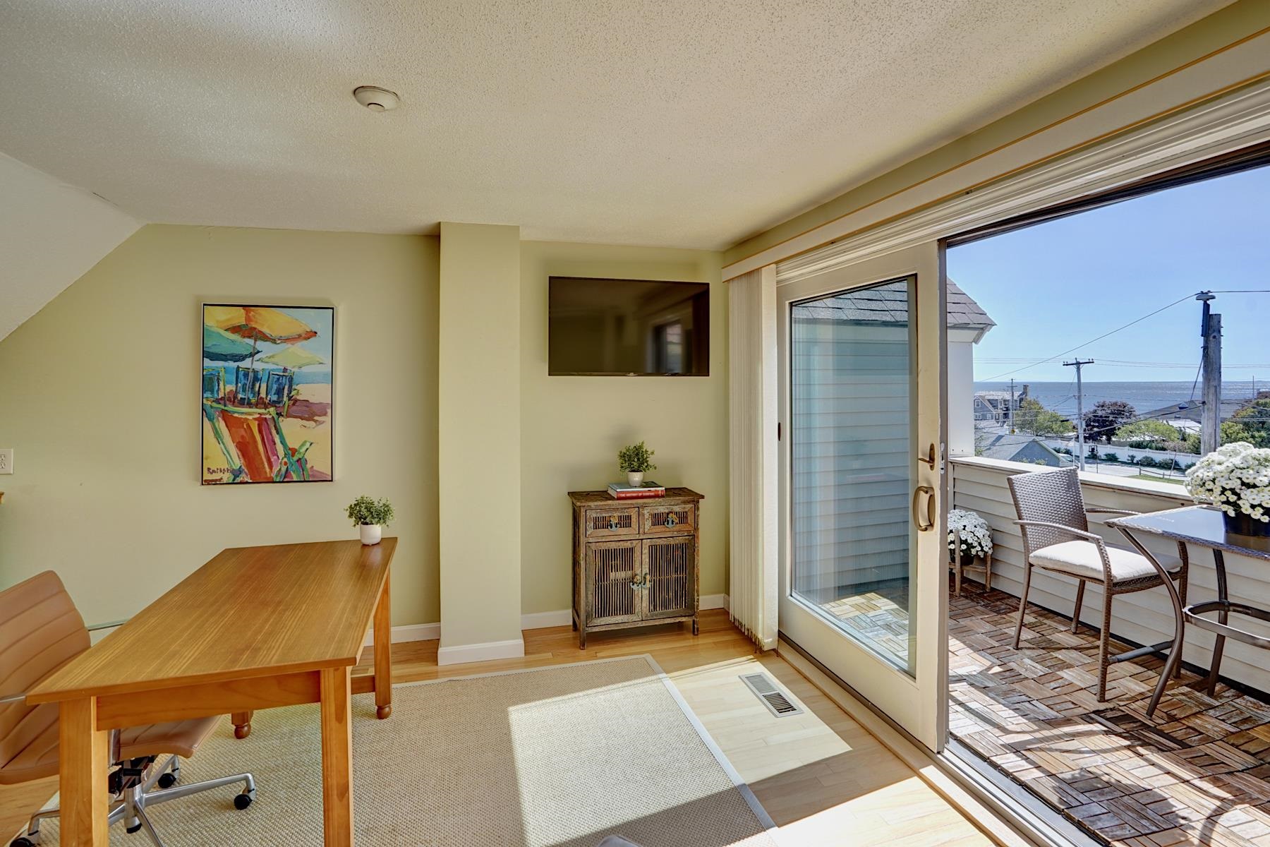 989 Ocean Boulevard Property Photo 7