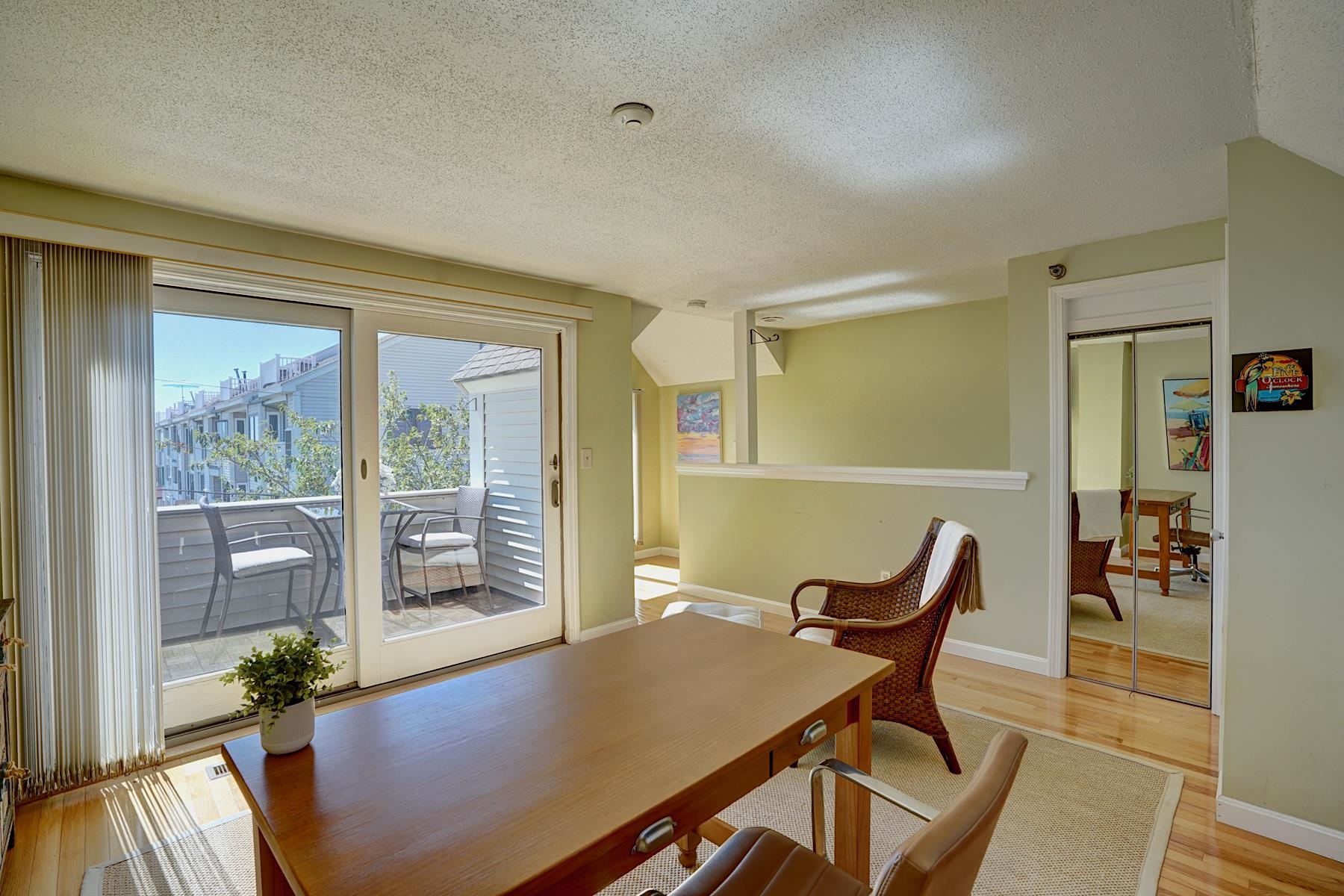 989 Ocean Boulevard Property Photo 10