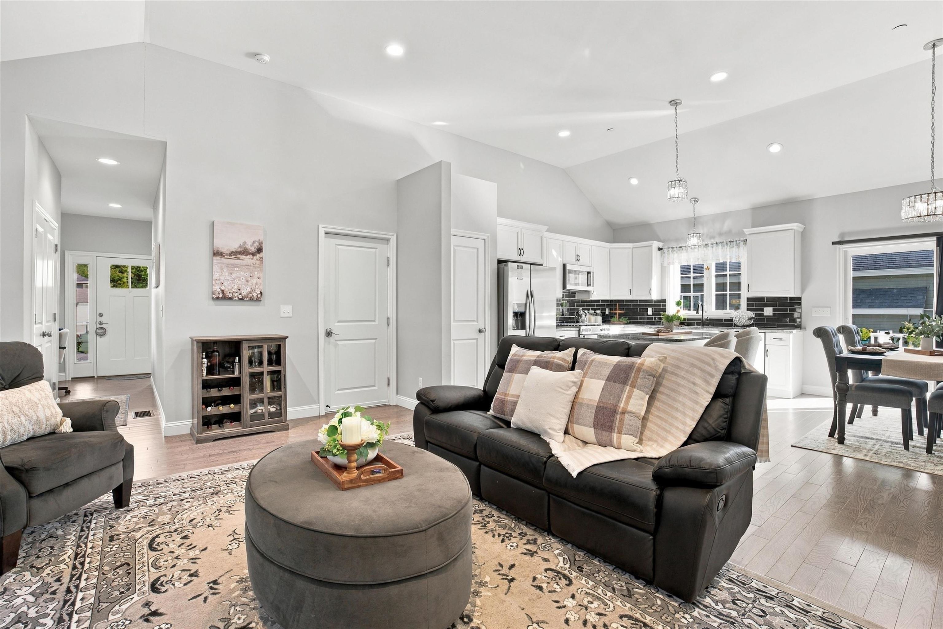 22 Currier Lane Property Photo 8