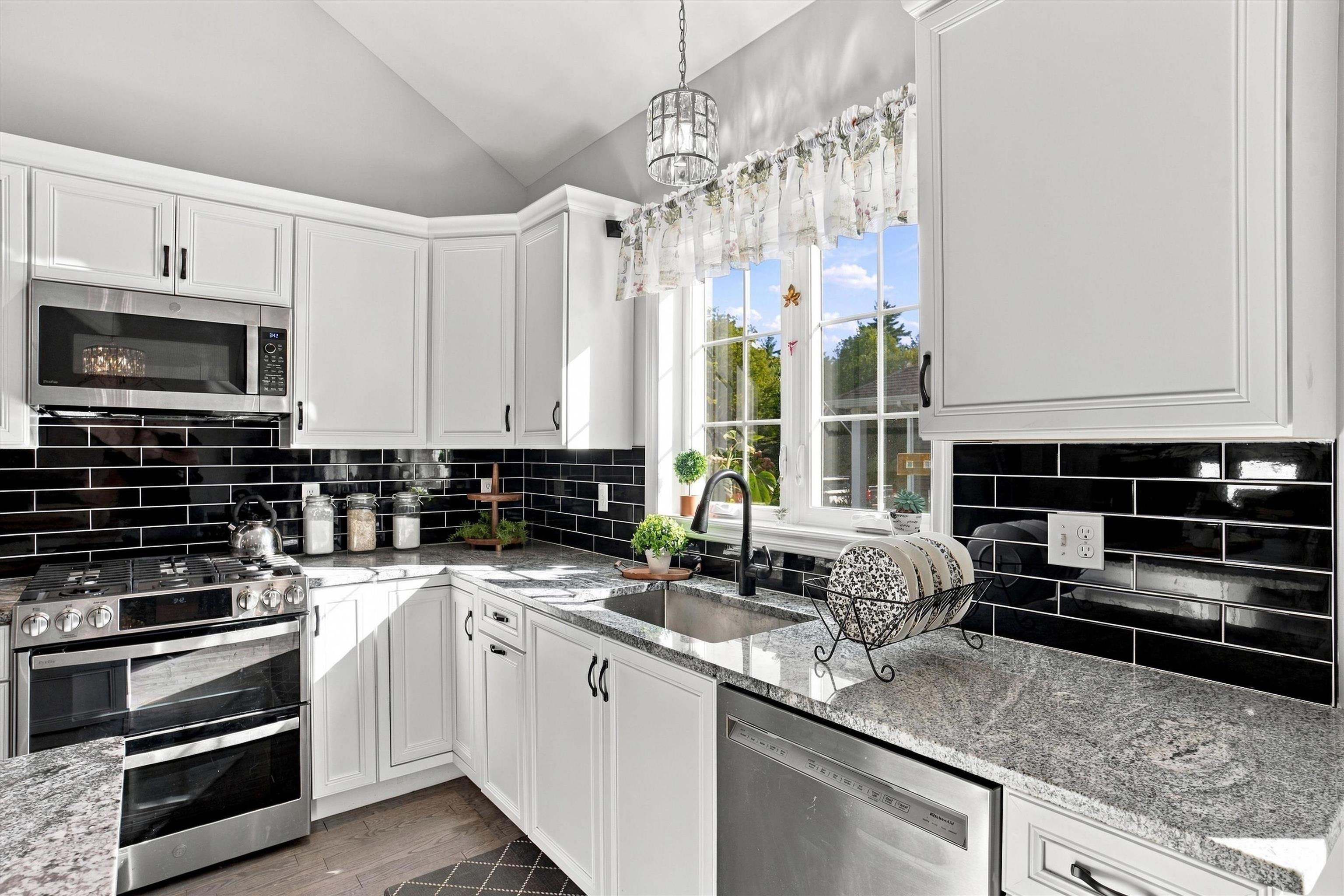 22 Currier Lane Property Photo 13