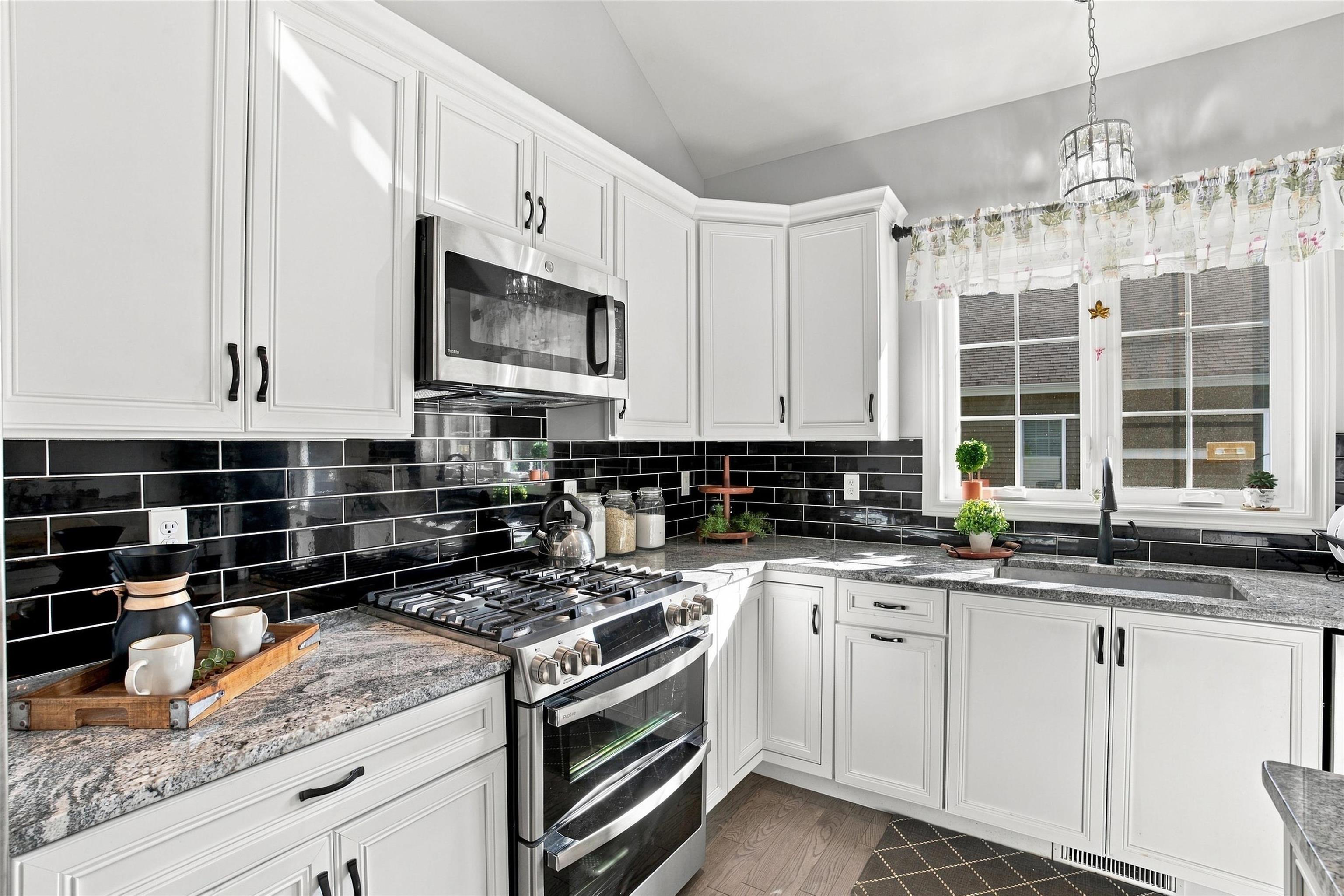 22 Currier Lane Property Photo 14