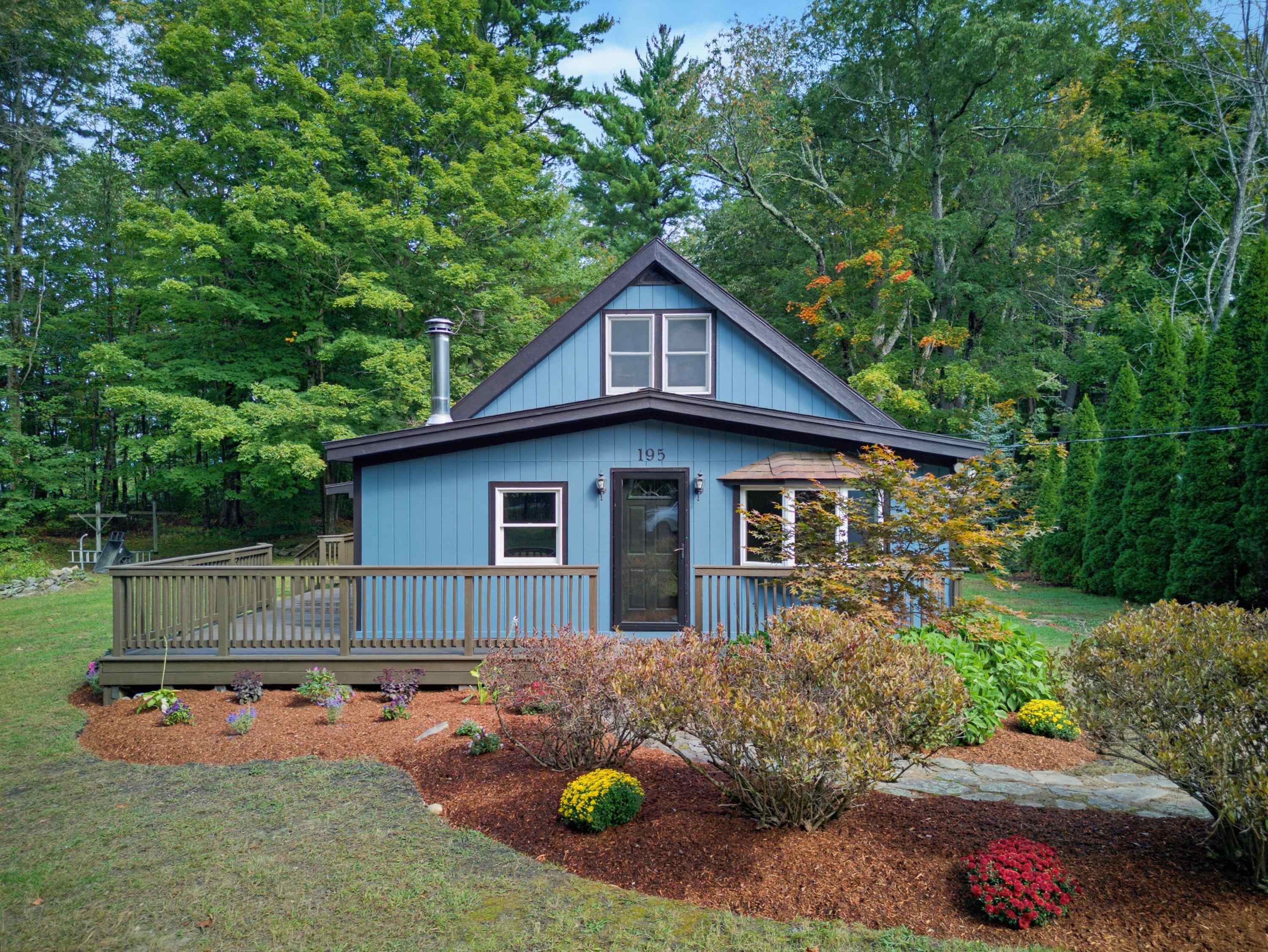 195 Pleasant Street Property Photo 3