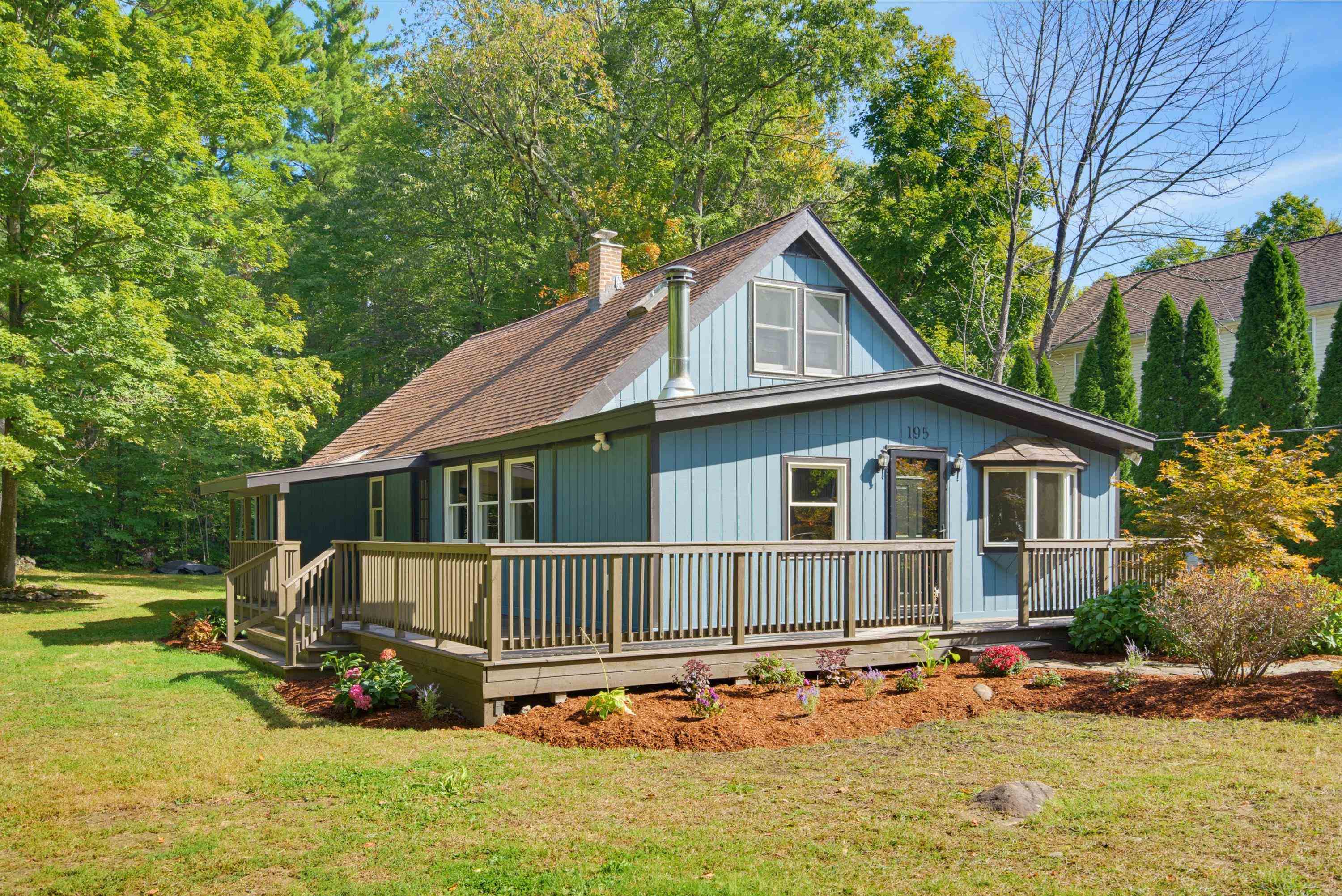 195 Pleasant Street Property Photo 4