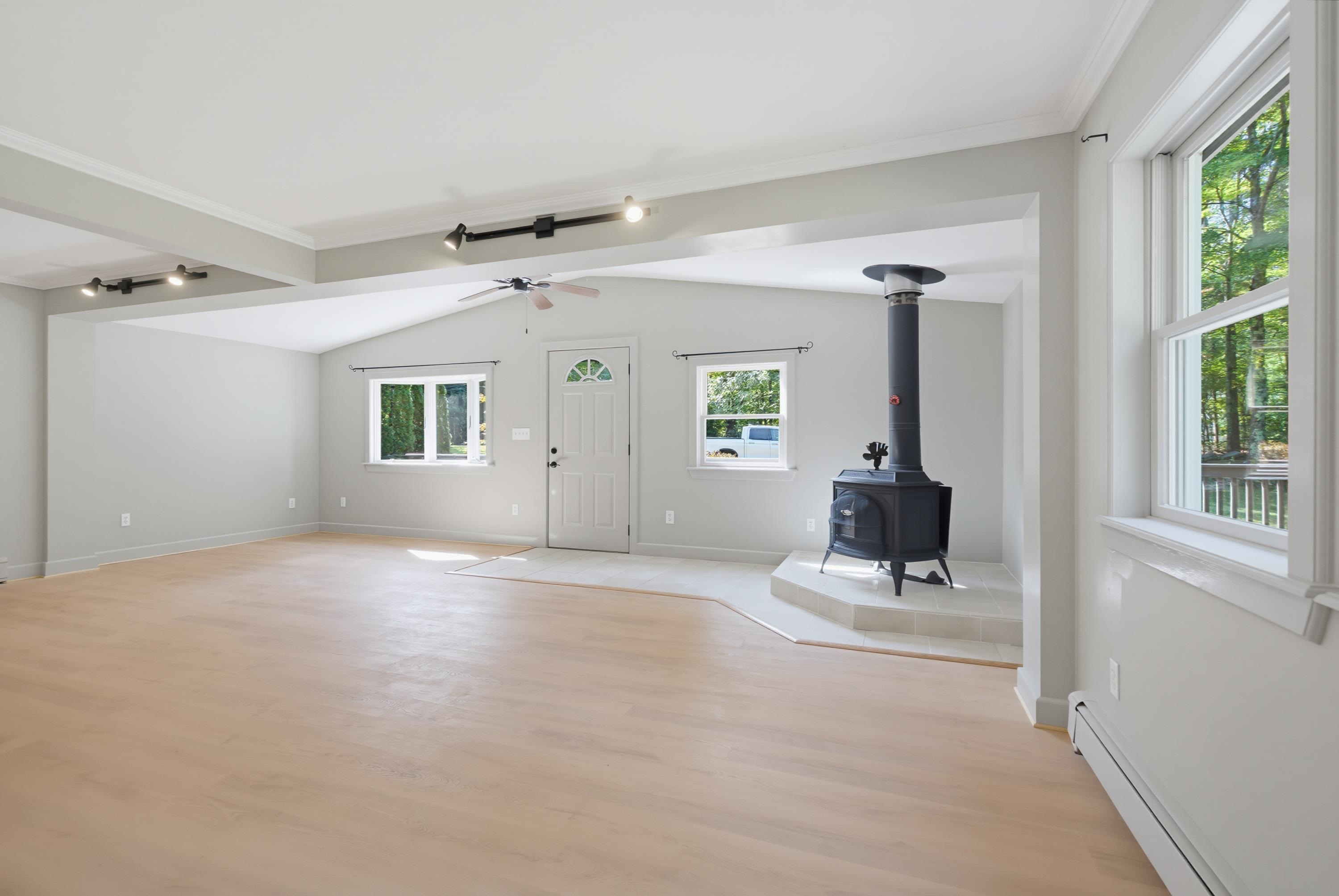 195 Pleasant Street Property Photo 15