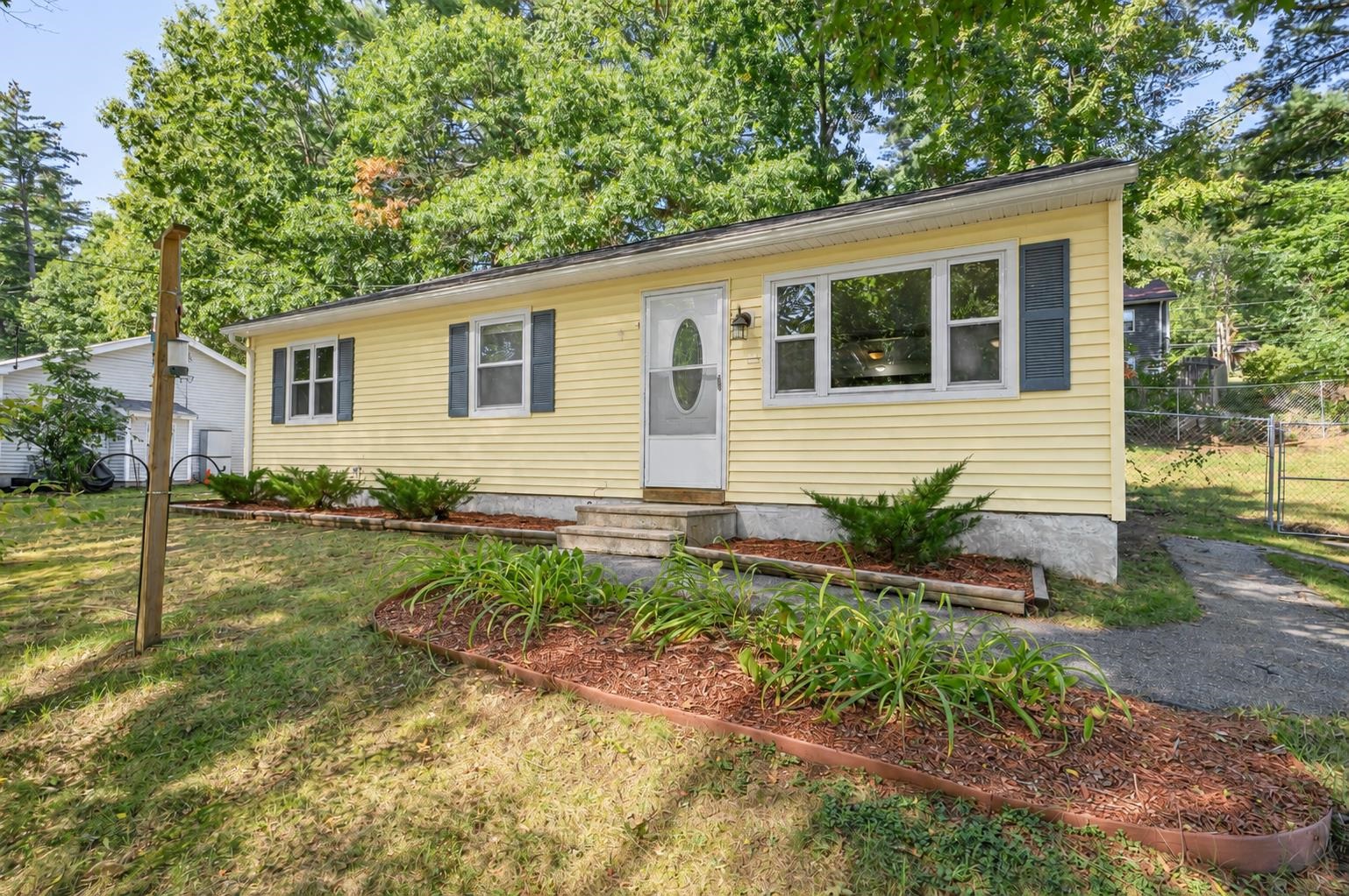 43 New Searles Road Property Photo 4