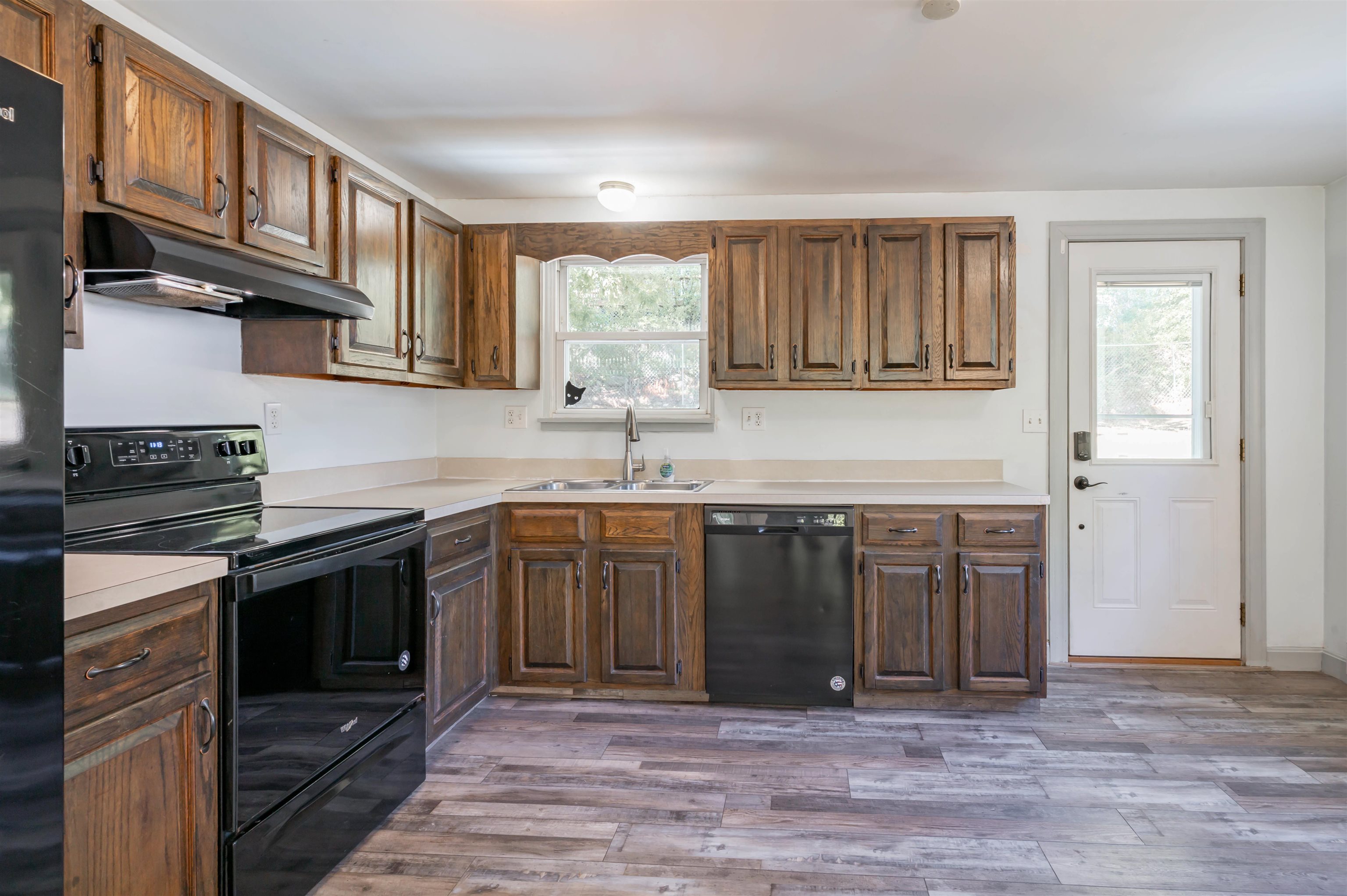 43 New Searles Road Property Photo 7