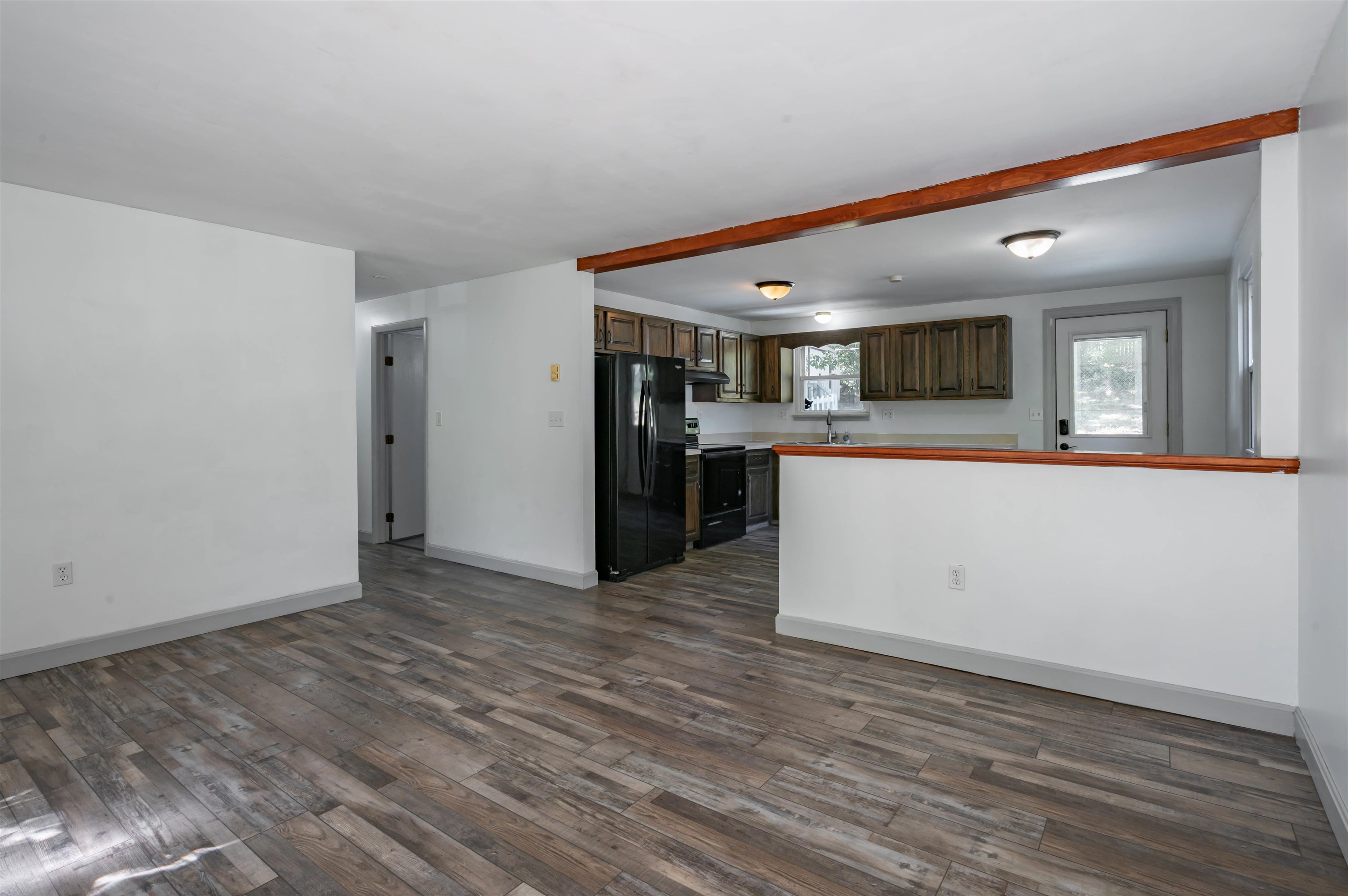 43 New Searles Road Property Photo 17