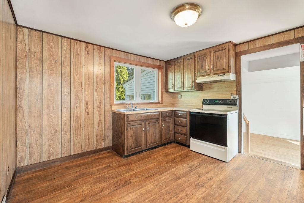 16 Douglass Way Property Photo 4