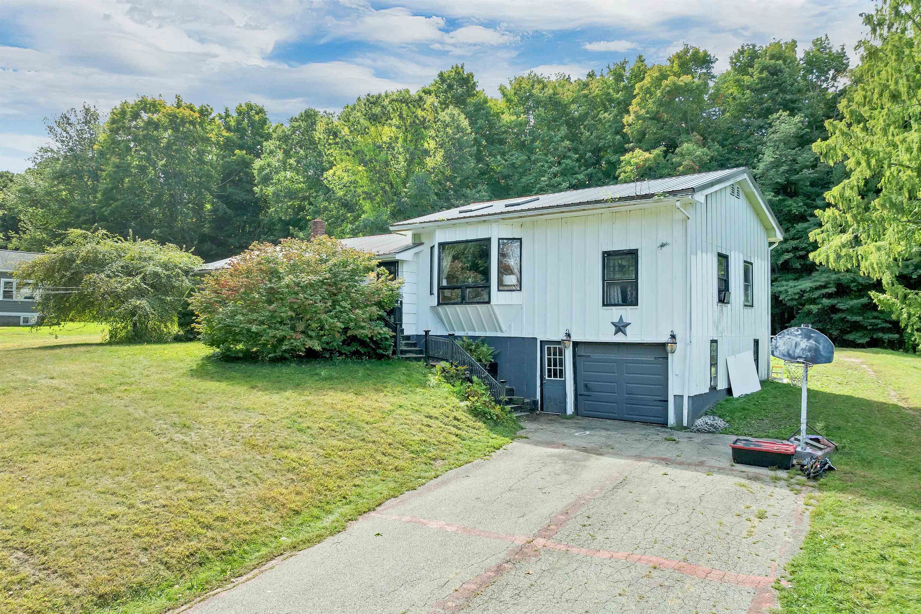 1795 State Road Property Photo 1