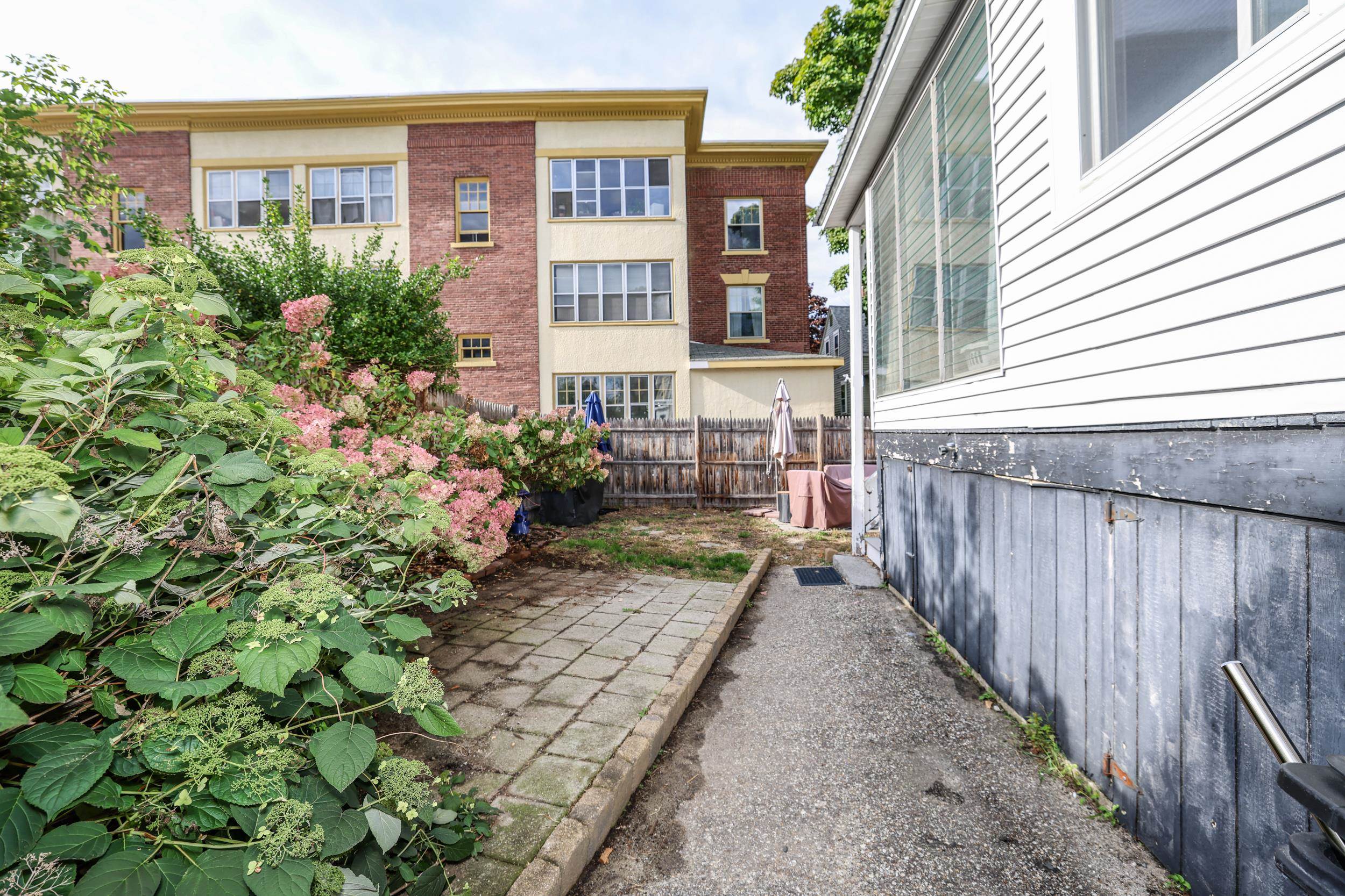 14 Blake Street Property Photo 34