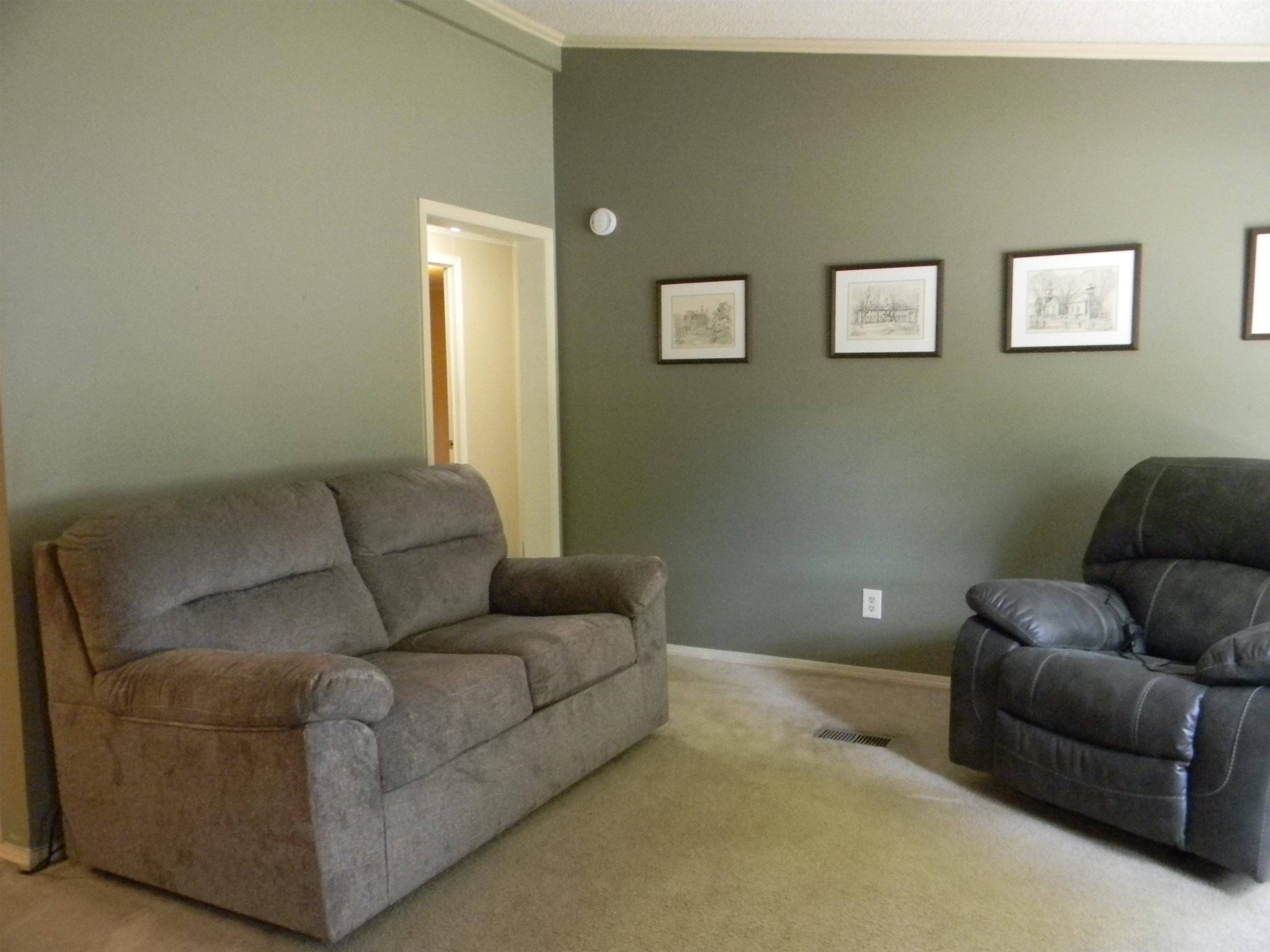 8 Marietta Lane Property Photo 4