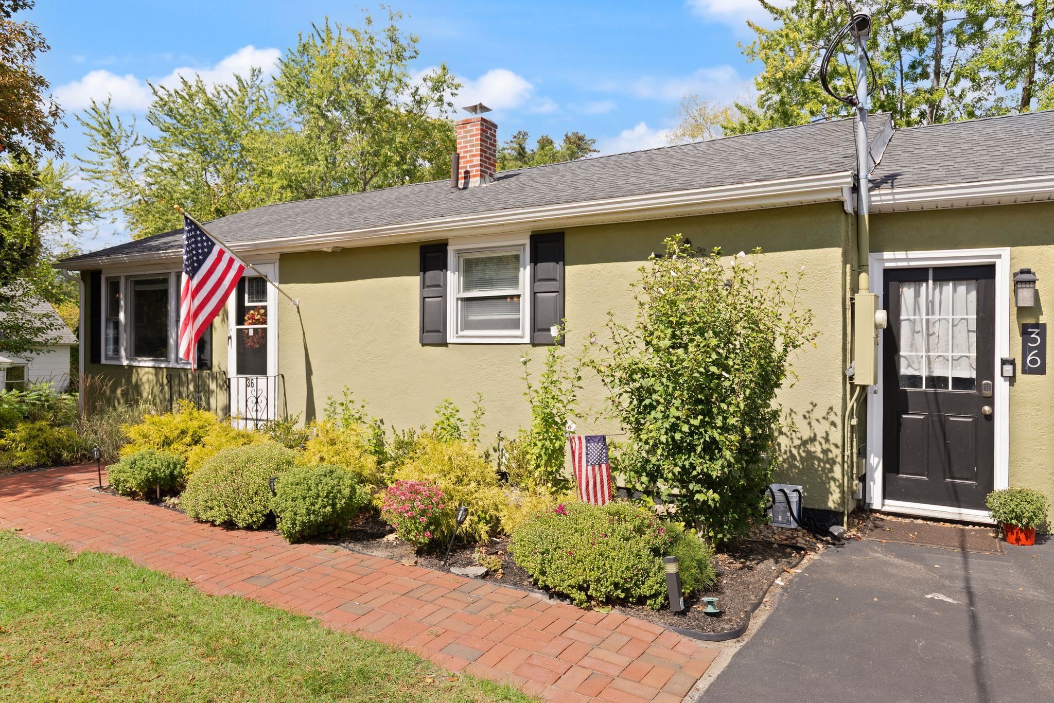36 E Glenwood Street Property Photo 3