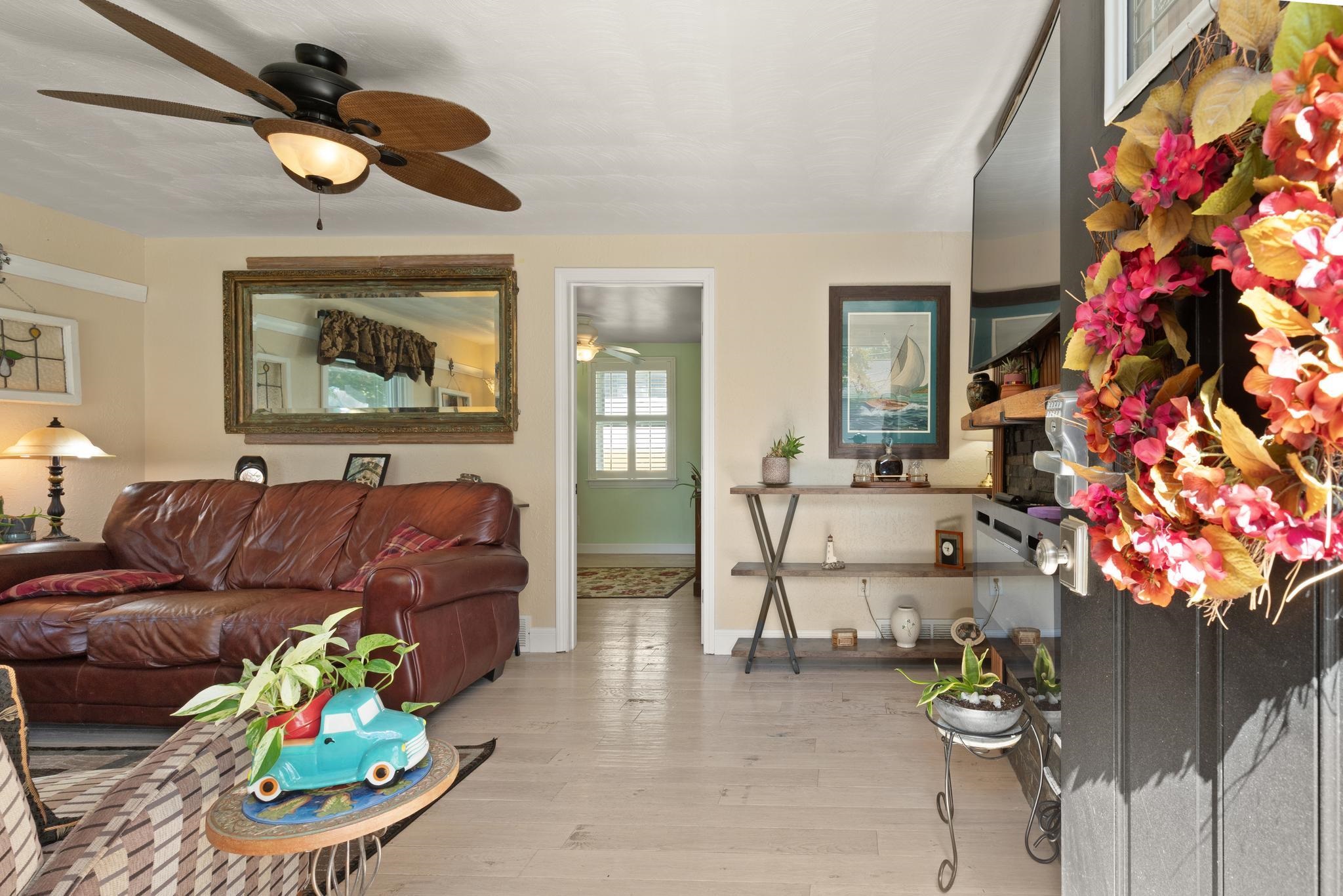 36 E Glenwood Street Property Photo 6