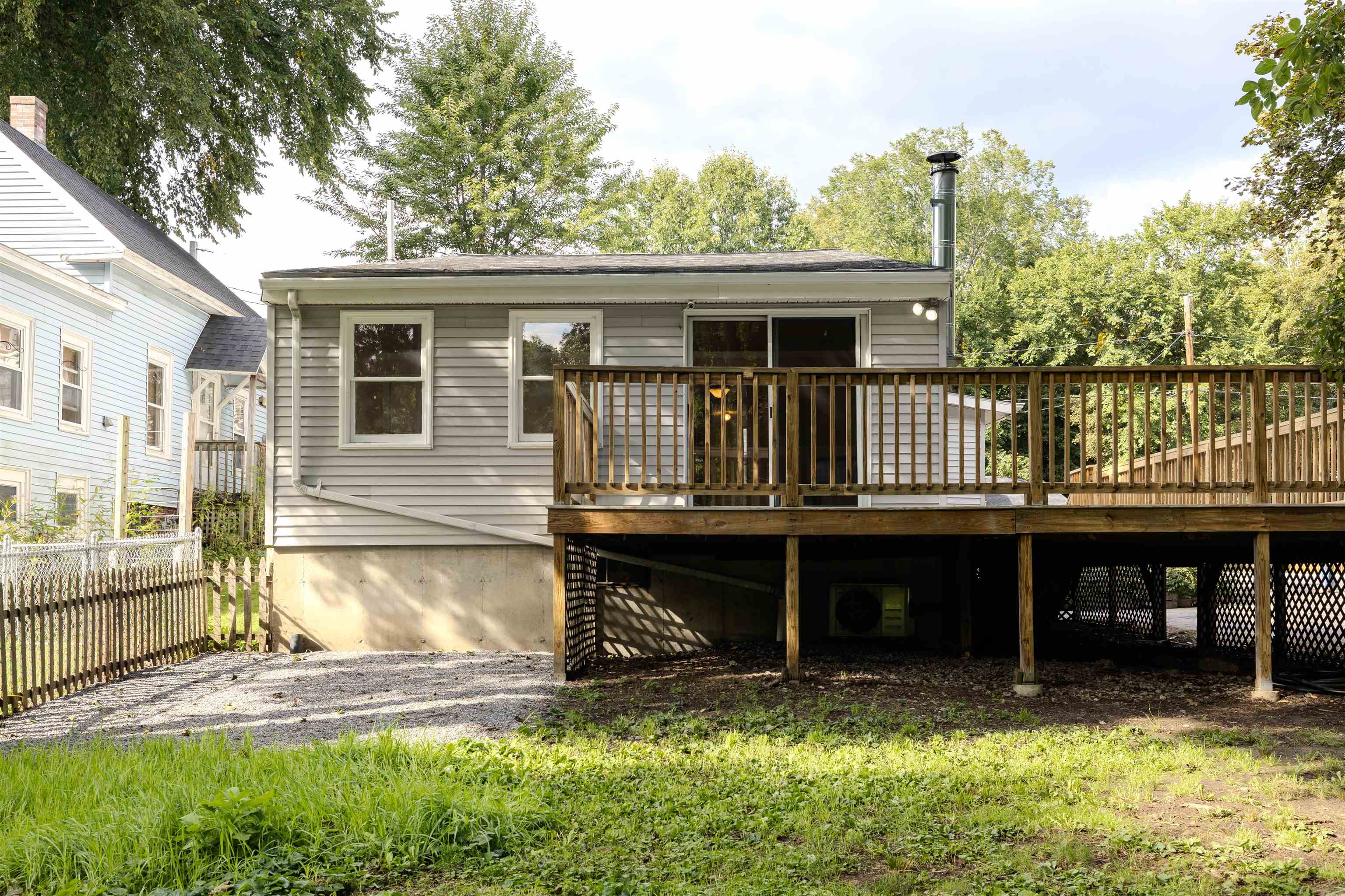 9 Noyes Street Property Photo 31