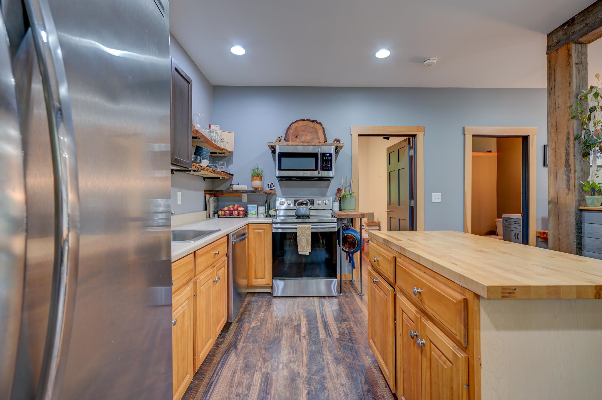 252 Ash Street Property Photo 8