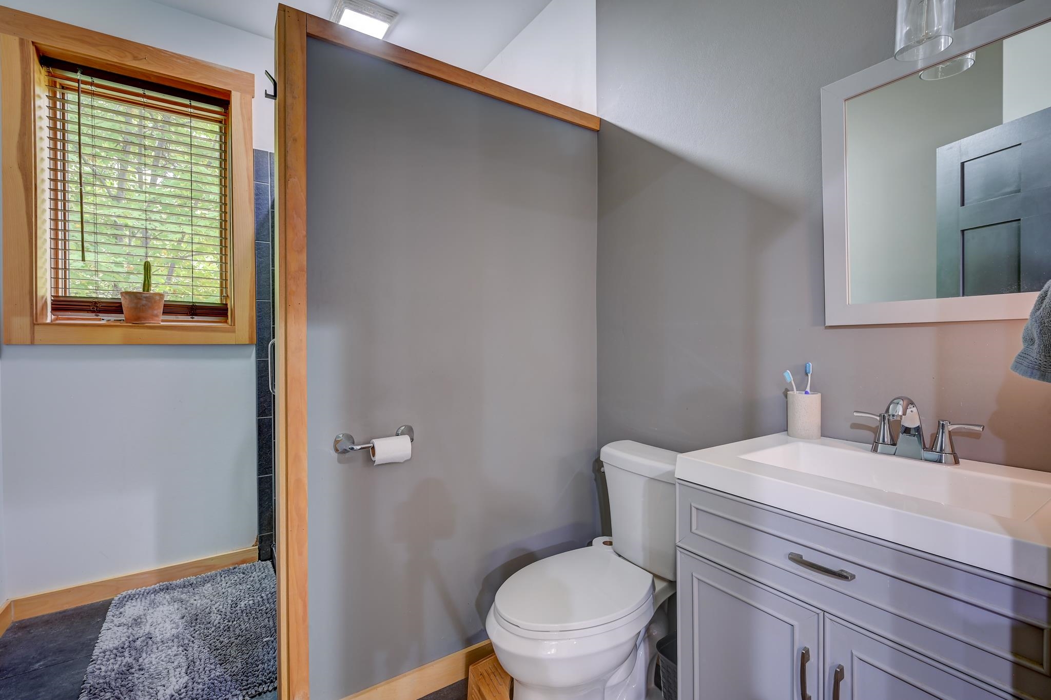 252 Ash Street Property Photo 14