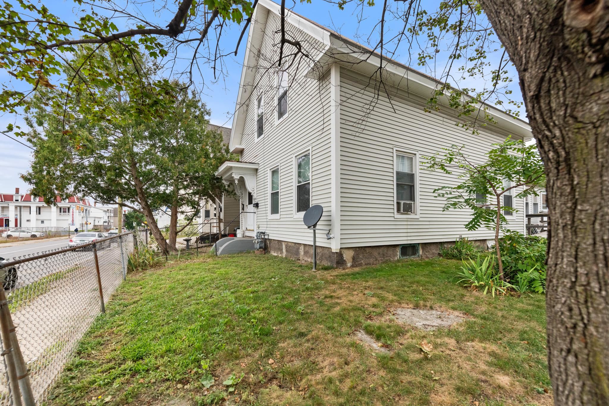 272 Lake Avenue Property Photo 1