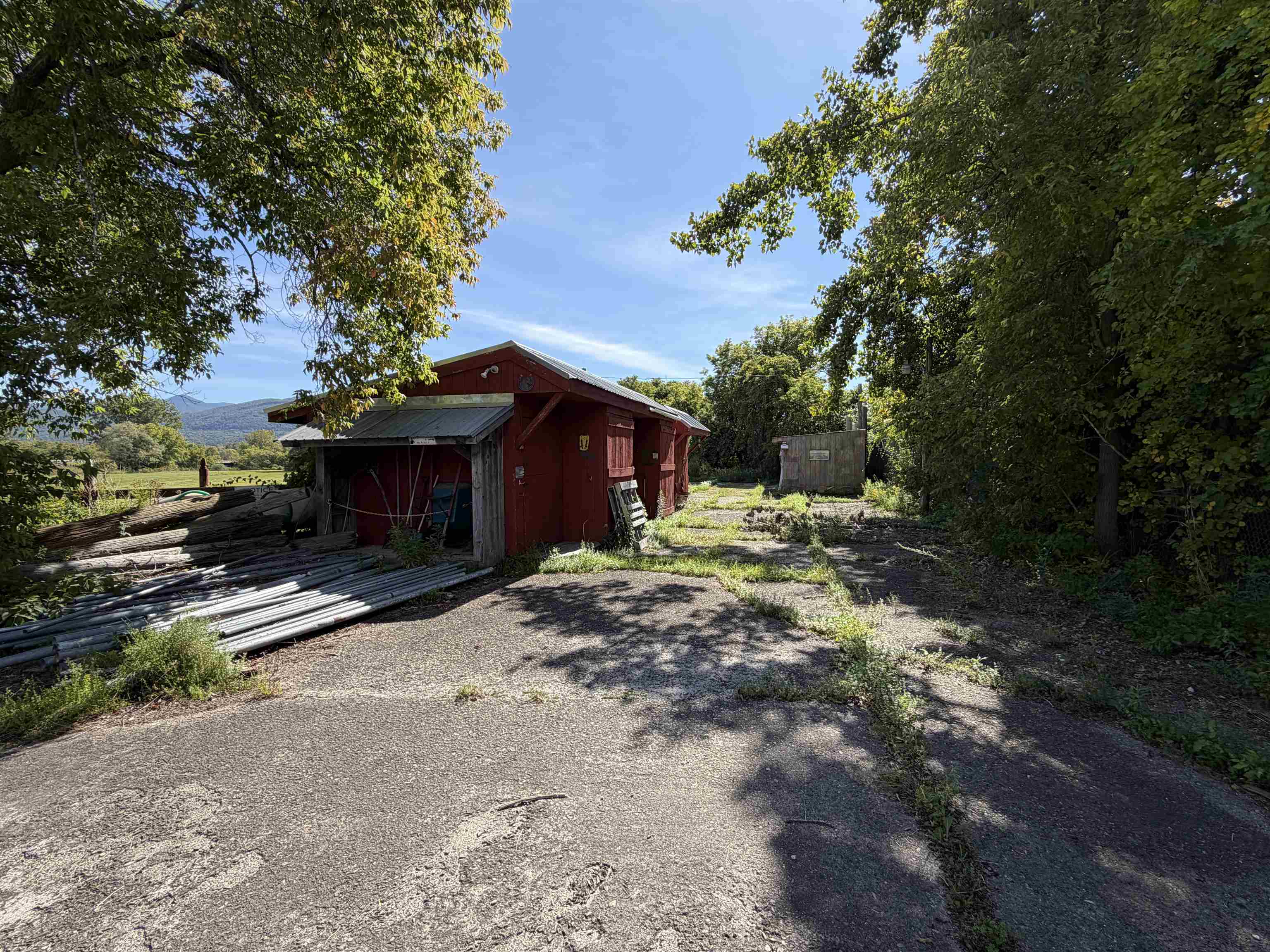 834 Creek Road Property Photo 16
