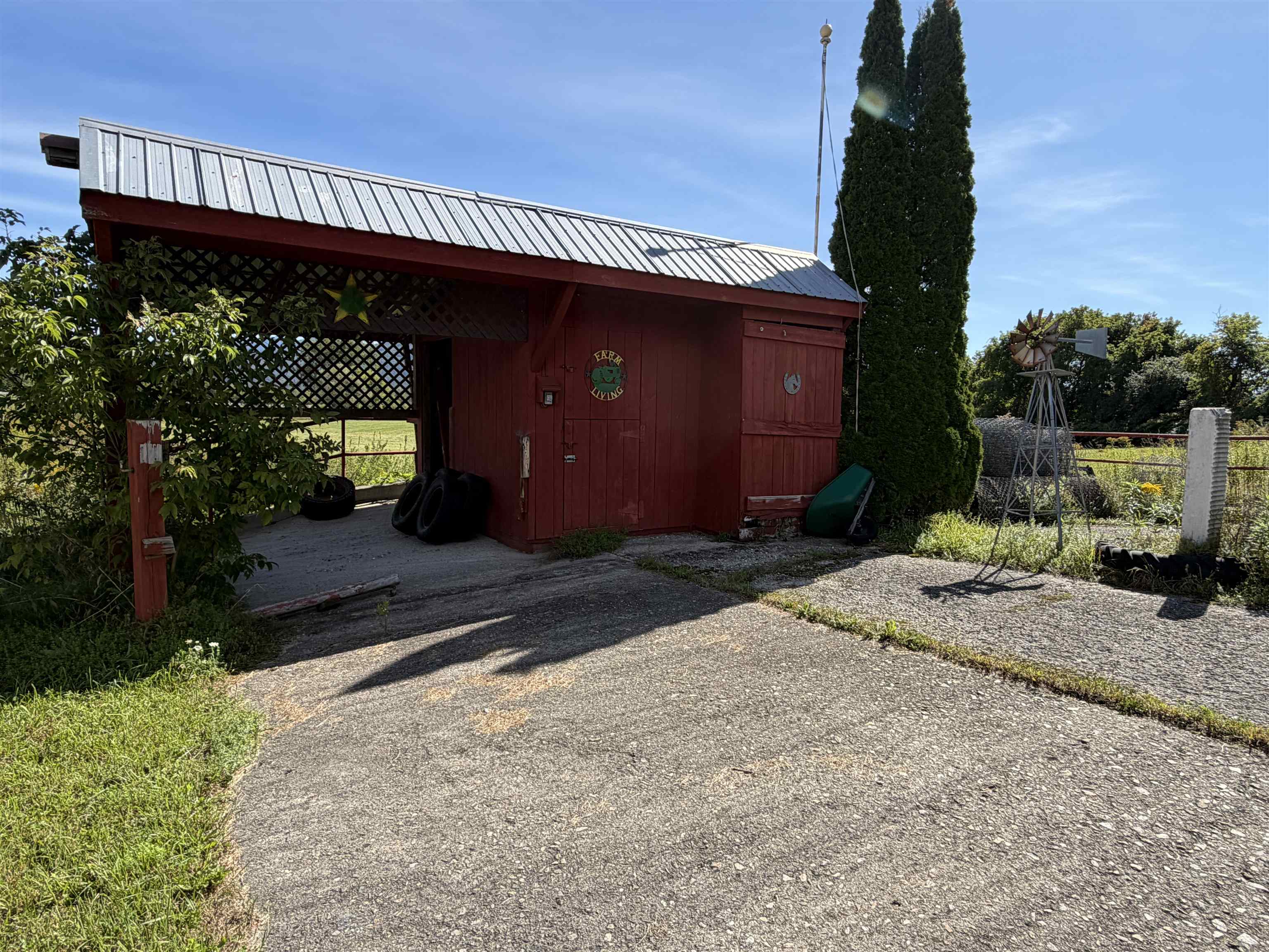 834 Creek Road Property Photo 18