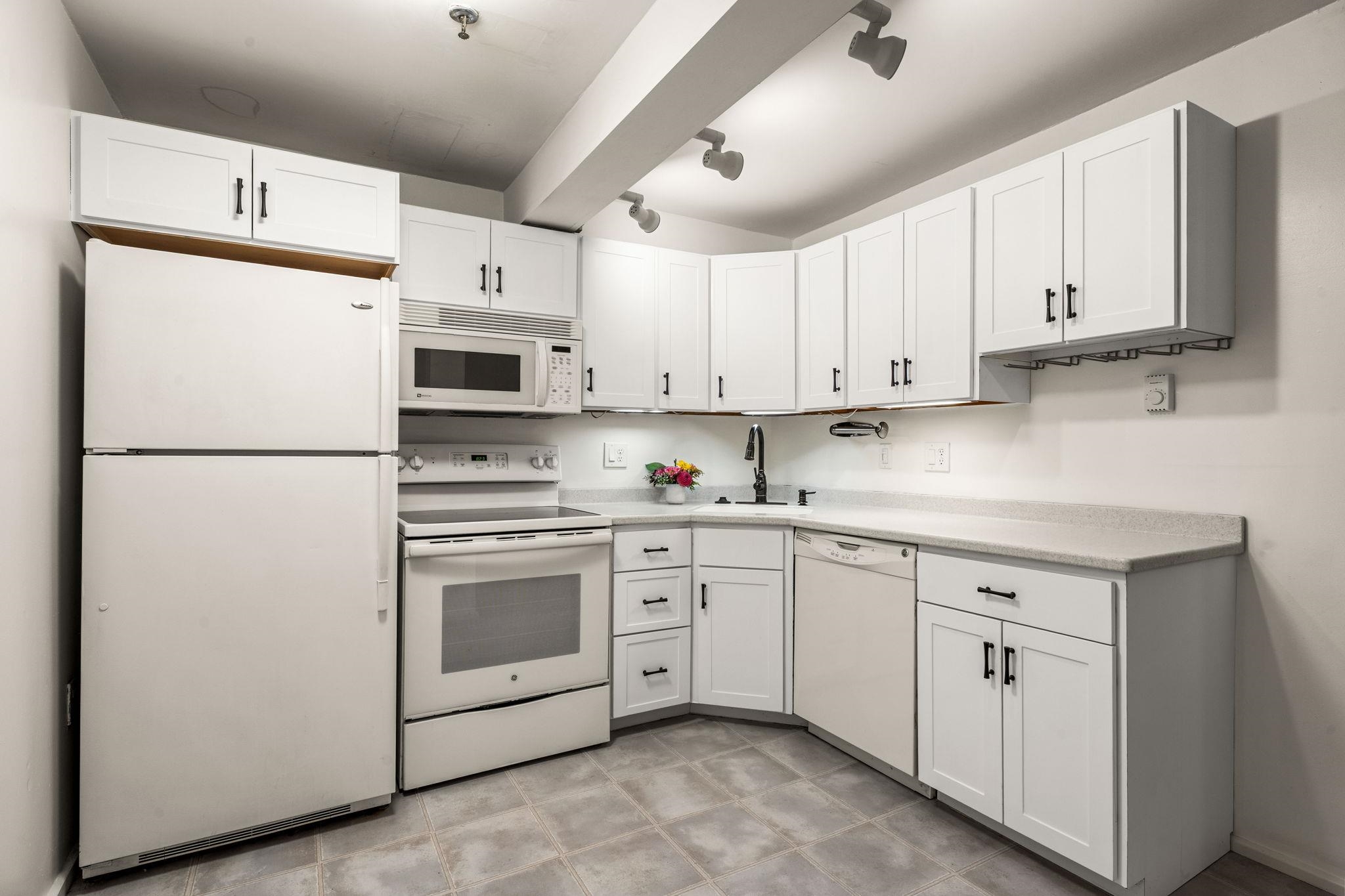 90 Fleet Street Property Photo 16
