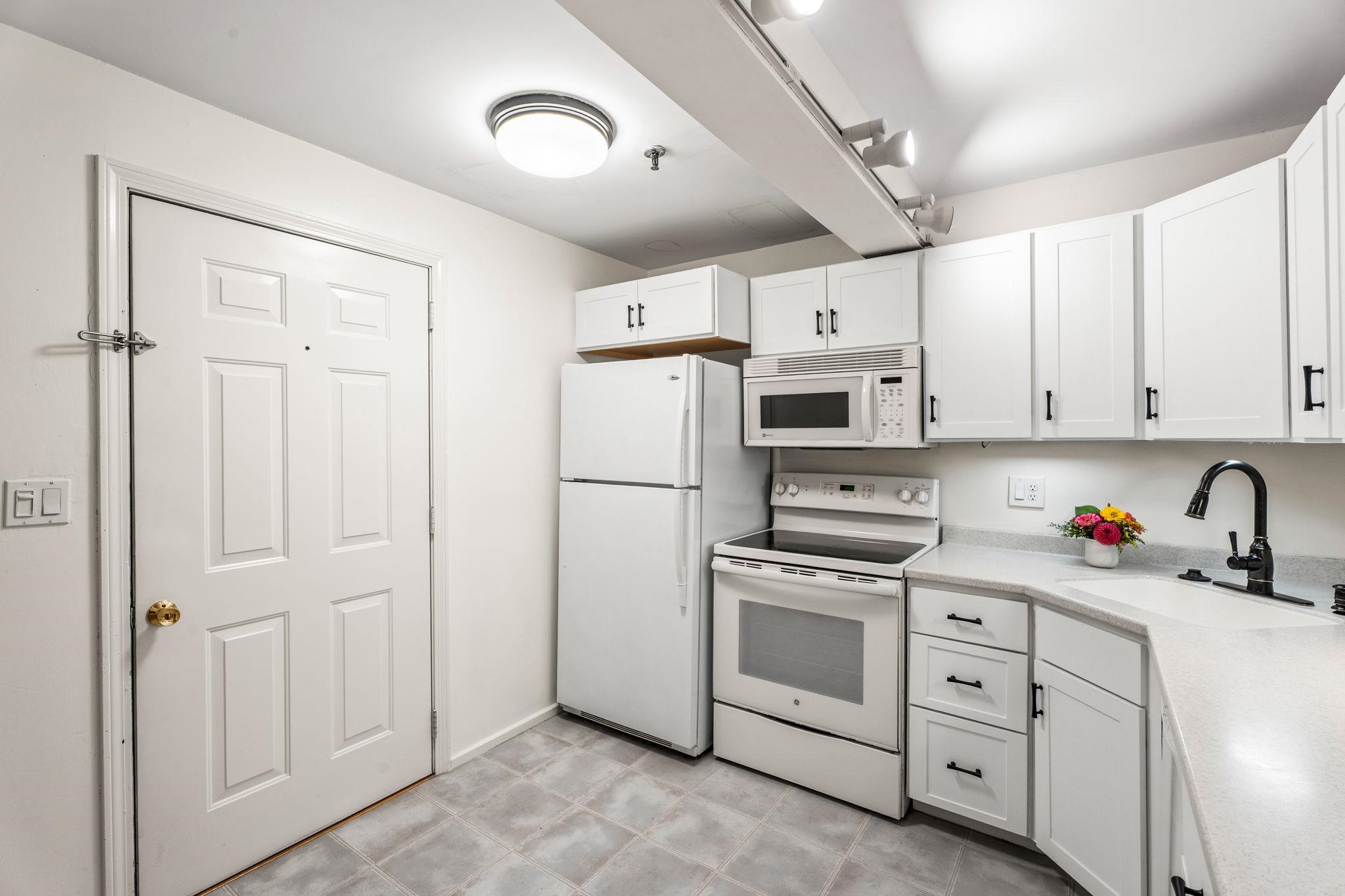 90 Fleet Street Property Photo 17
