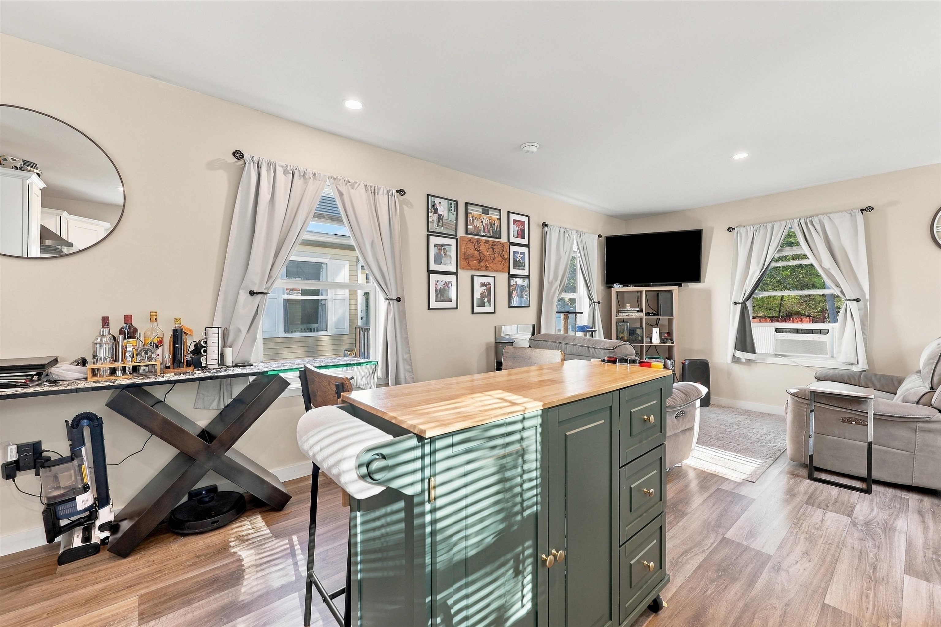 1338 Woodbury Avenue Property Photo 8
