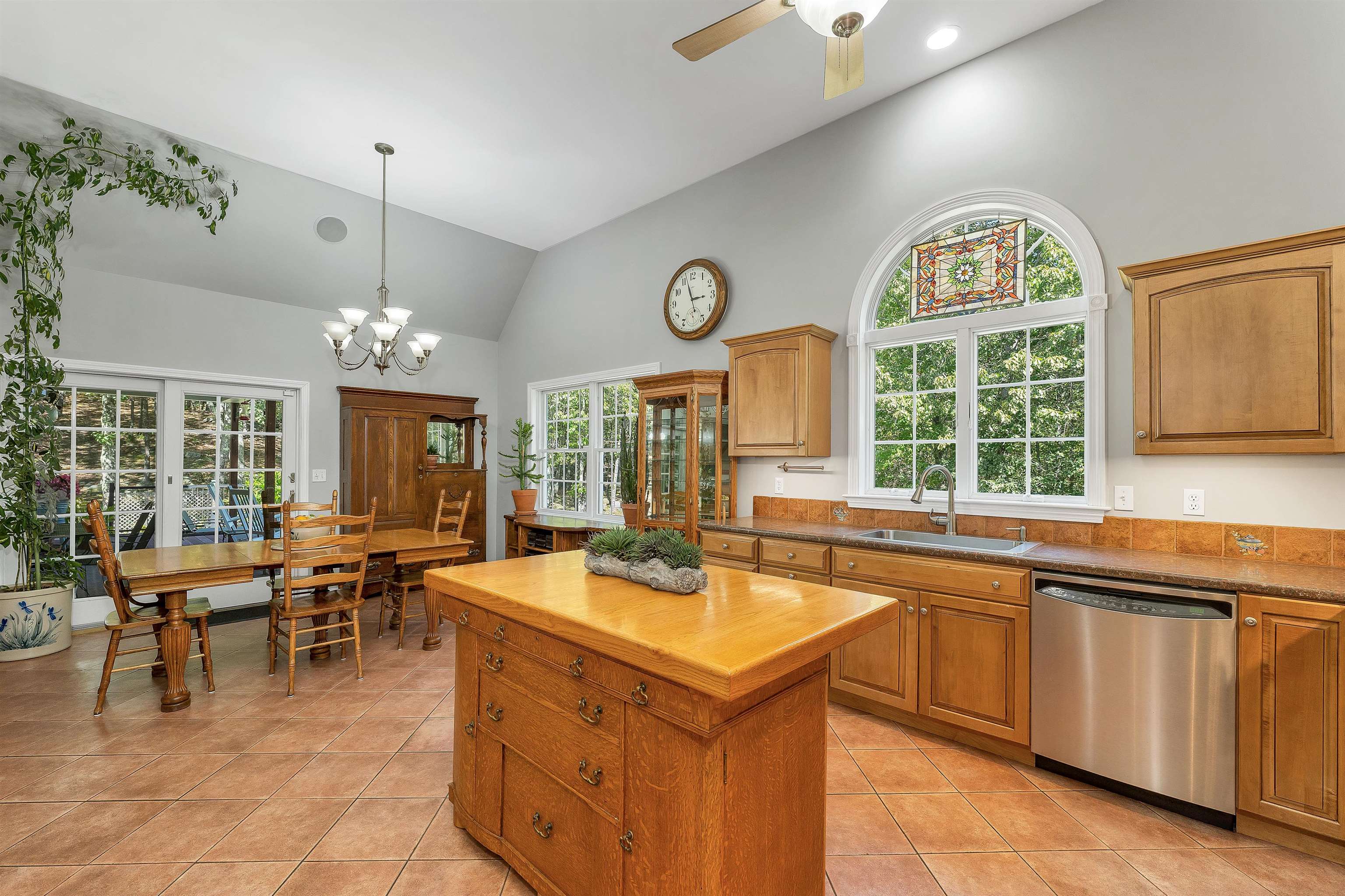 402 Governors Road Property Photo 16