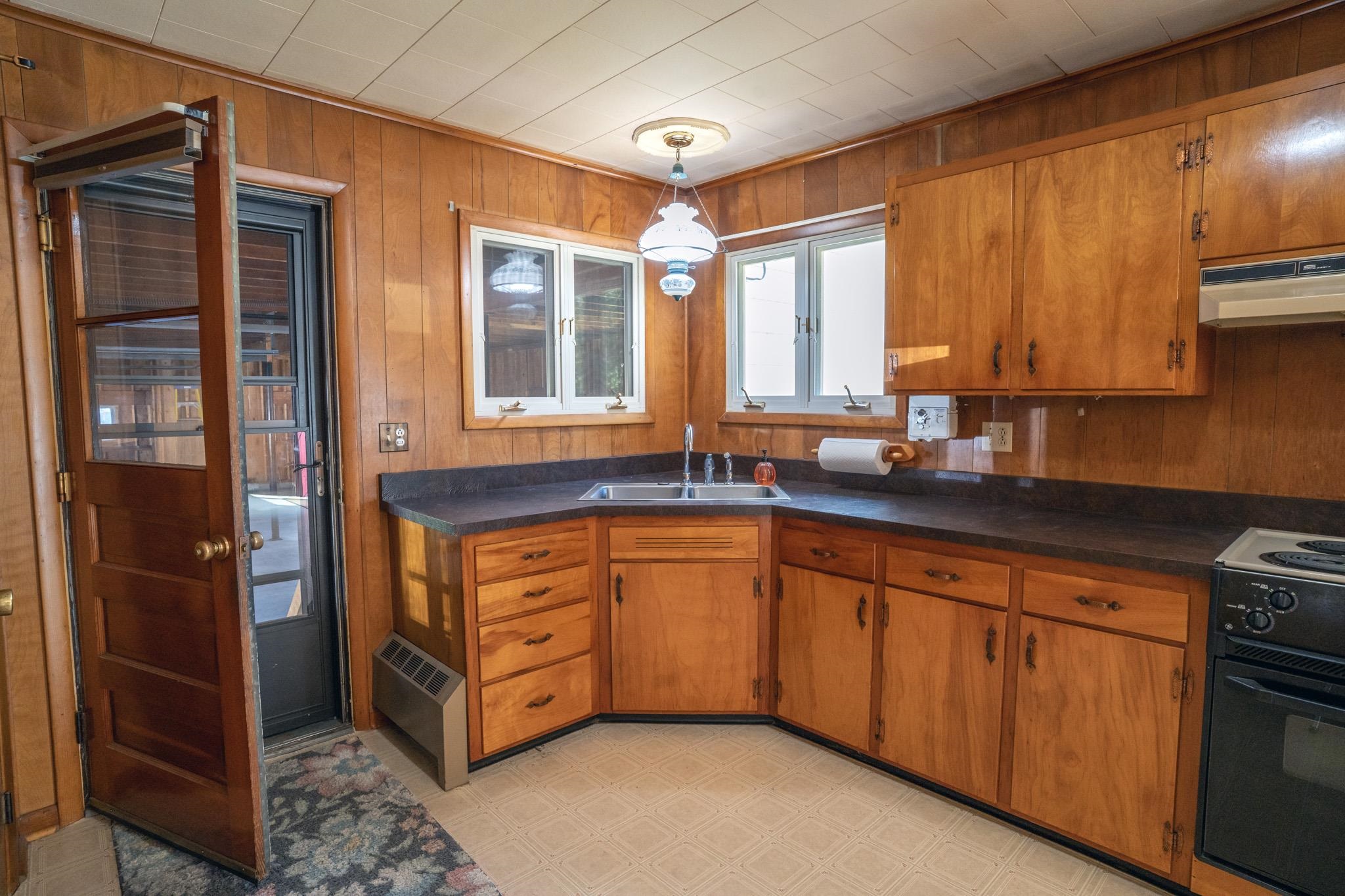 1229 Porters Point Road Property Photo 2