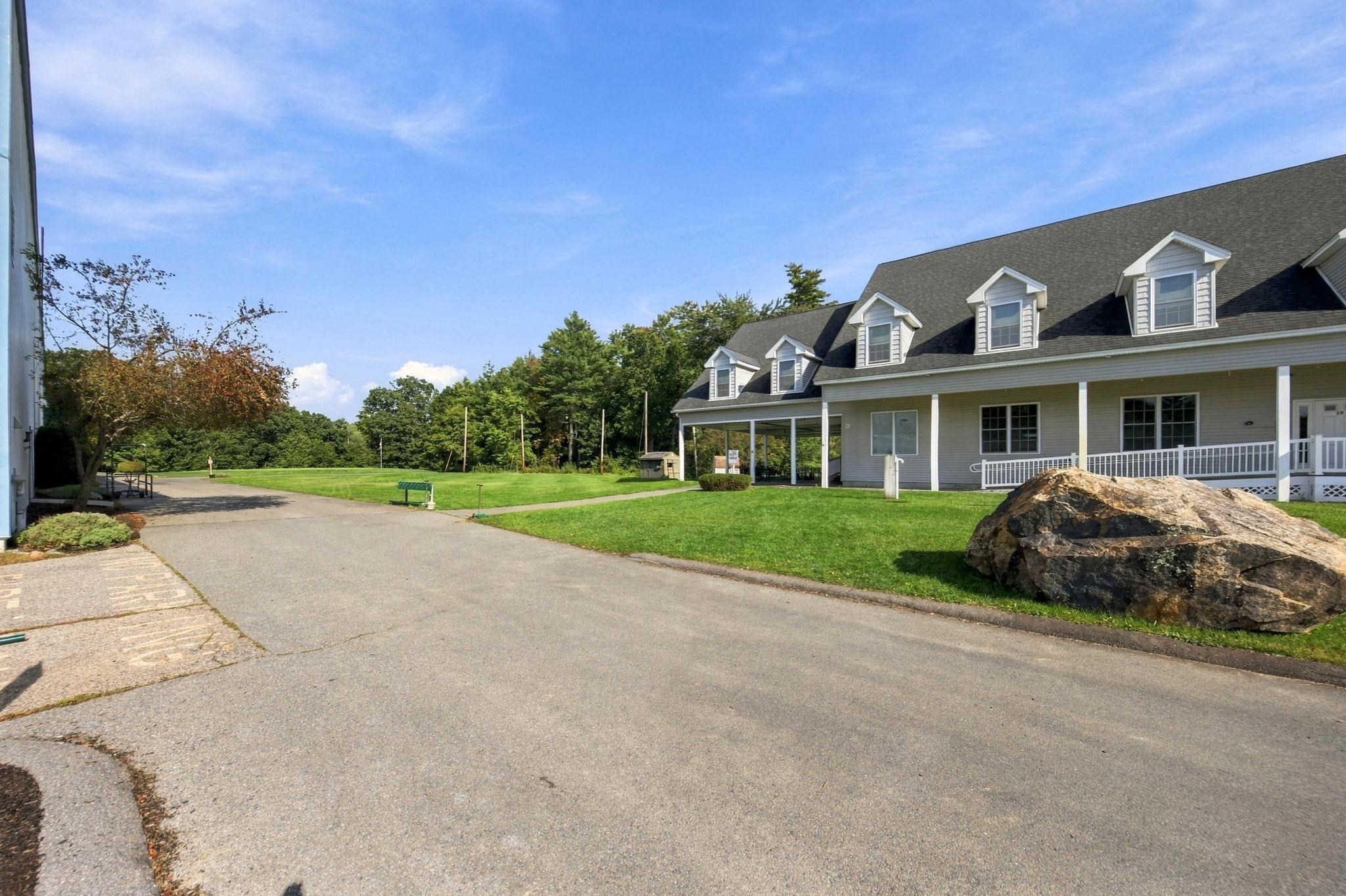 10 Diamond Oaks Boulevard Property Photo 2