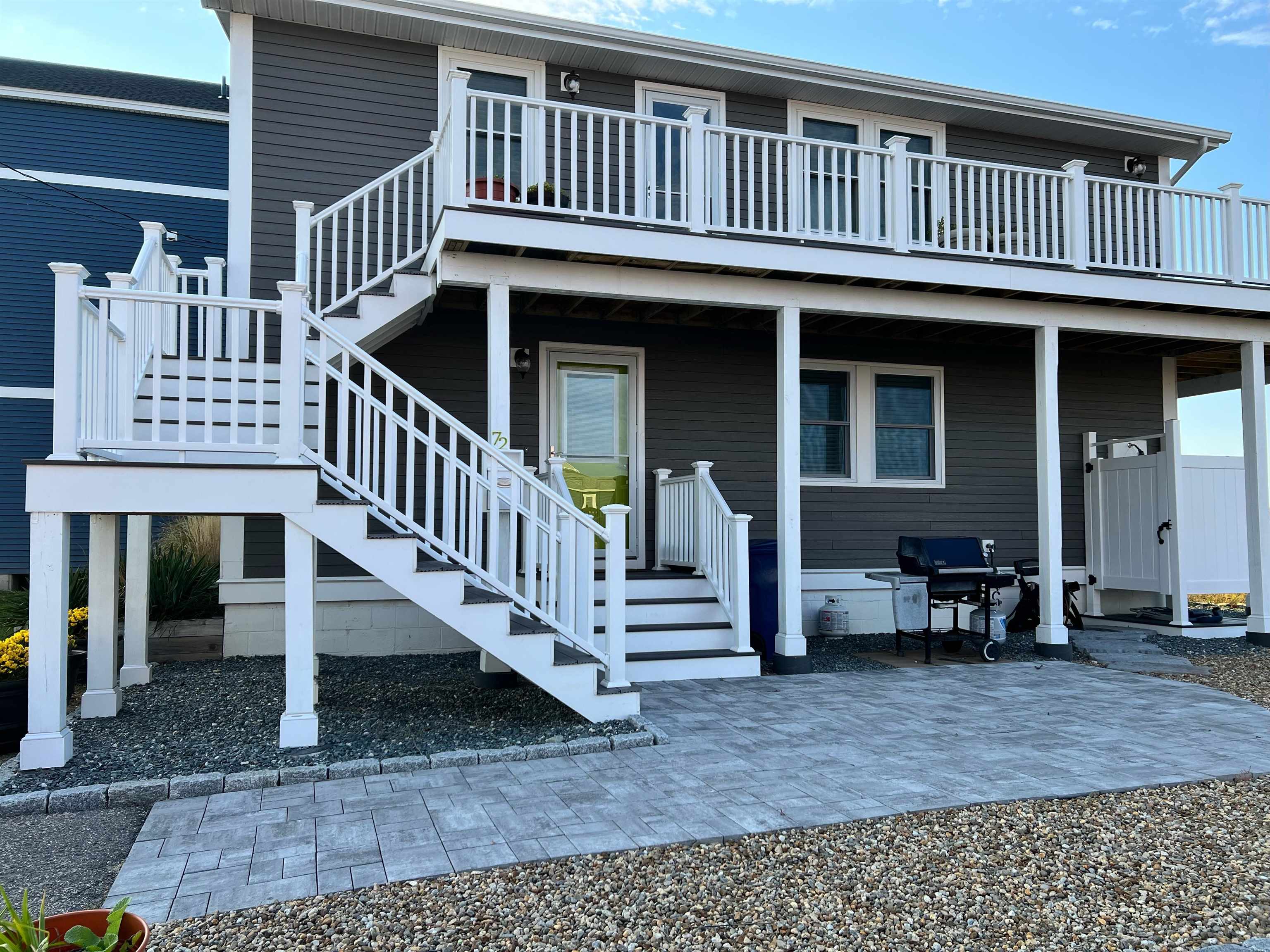 72 Island Path Property Photo 2