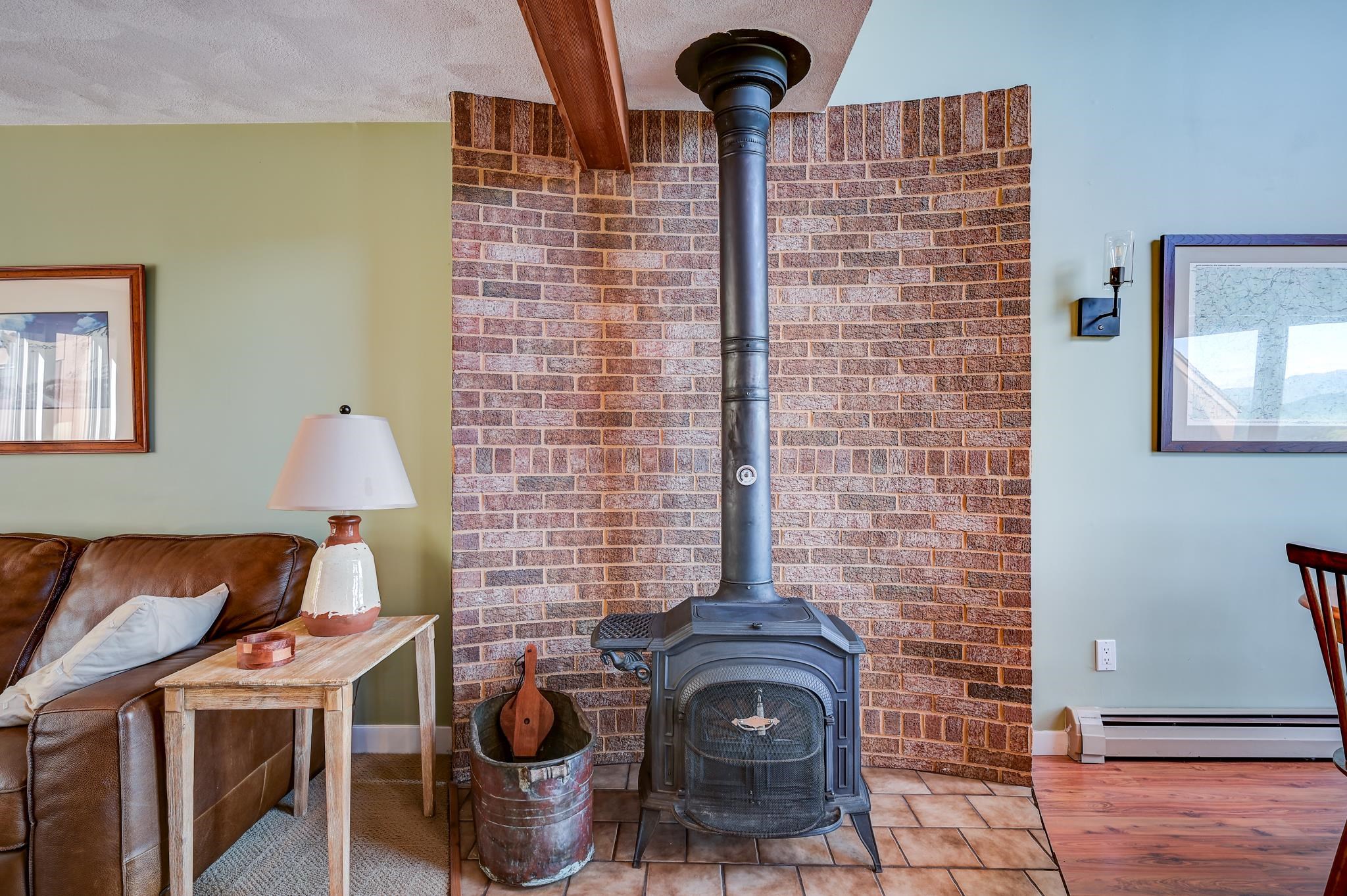 12 Top Notch Road Property Photo 17