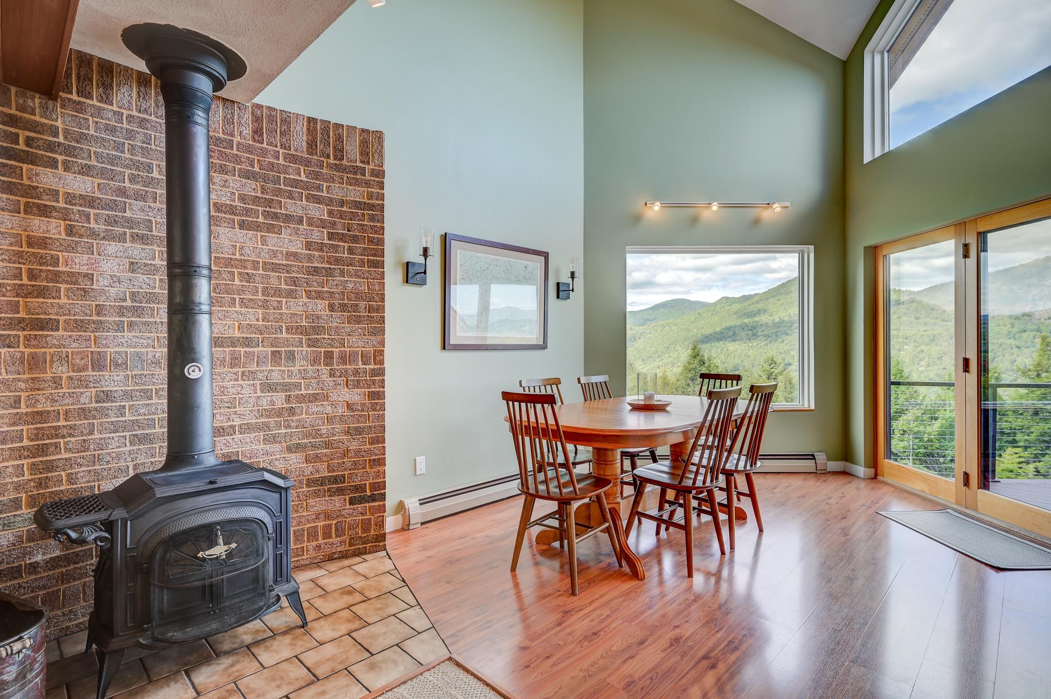 12 Top Notch Road Property Photo 18