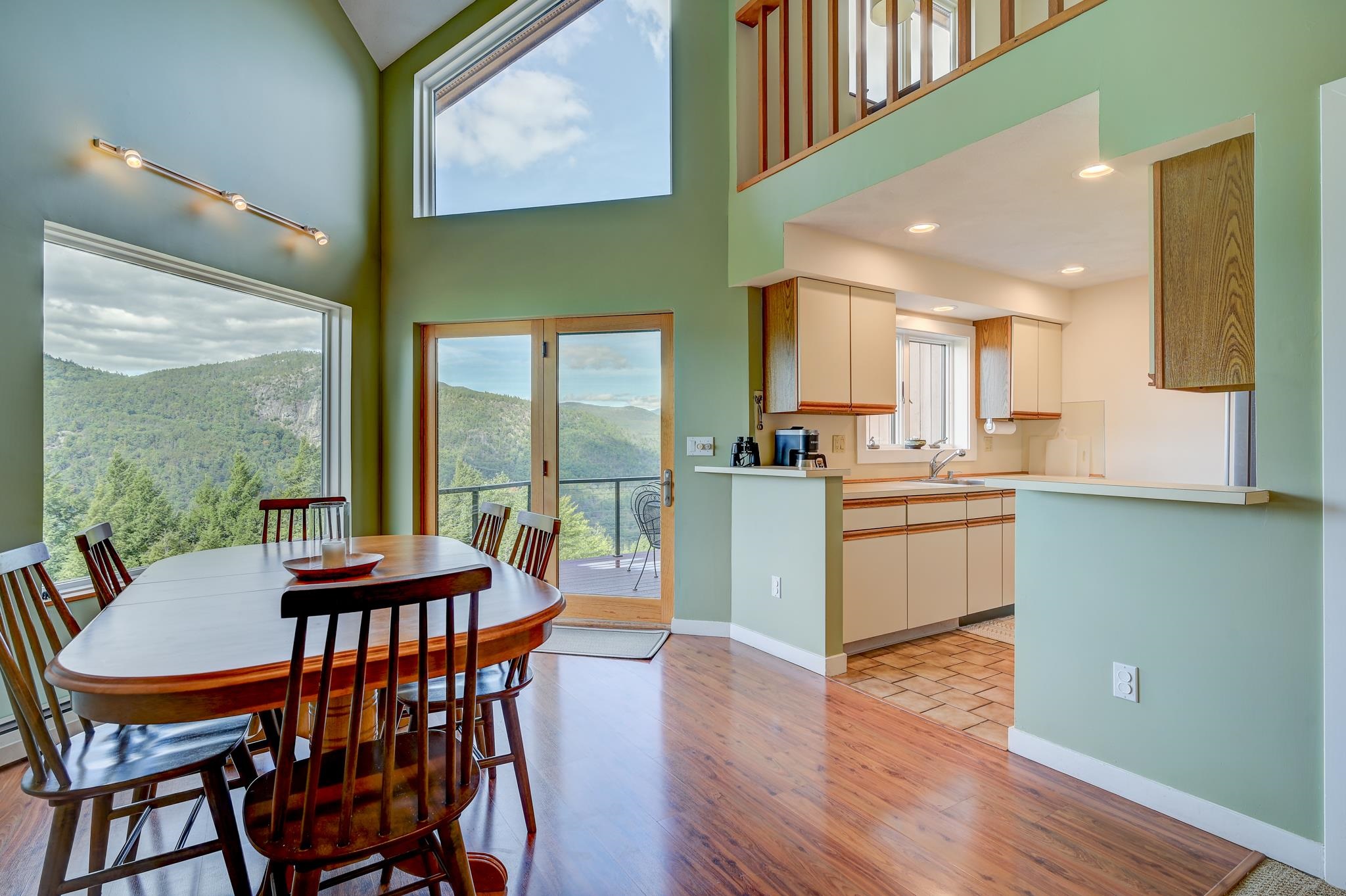 12 Top Notch Road Property Photo 20