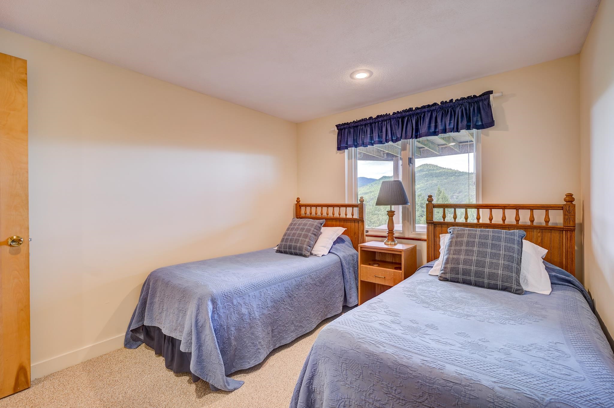 12 Top Notch Road Property Photo 40