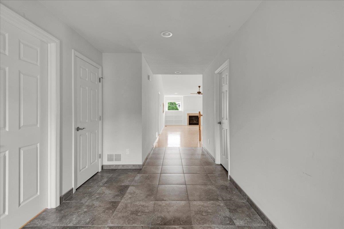 410 Annas Court Property Photo 5
