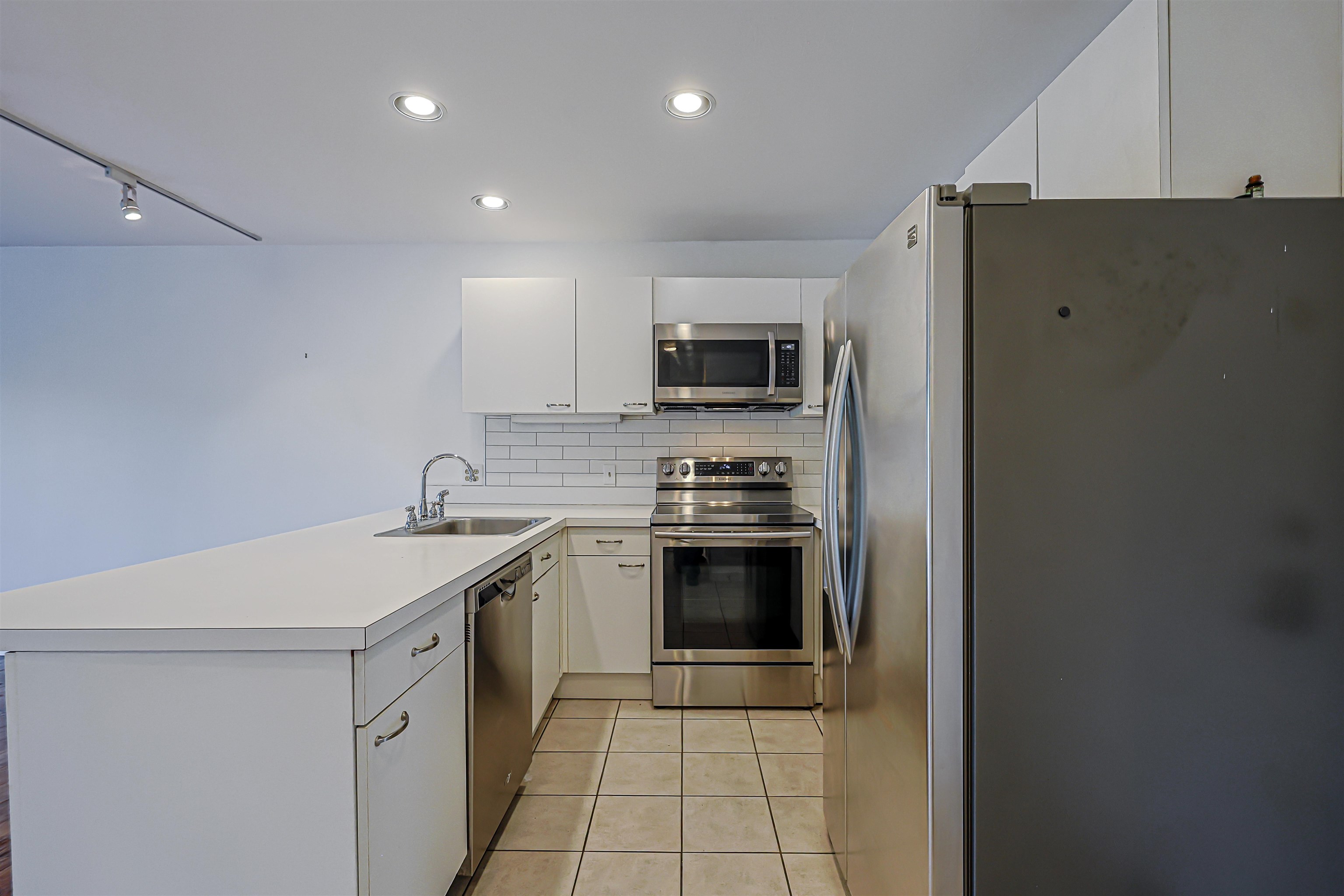 33 River Front Drive Property Photo 6