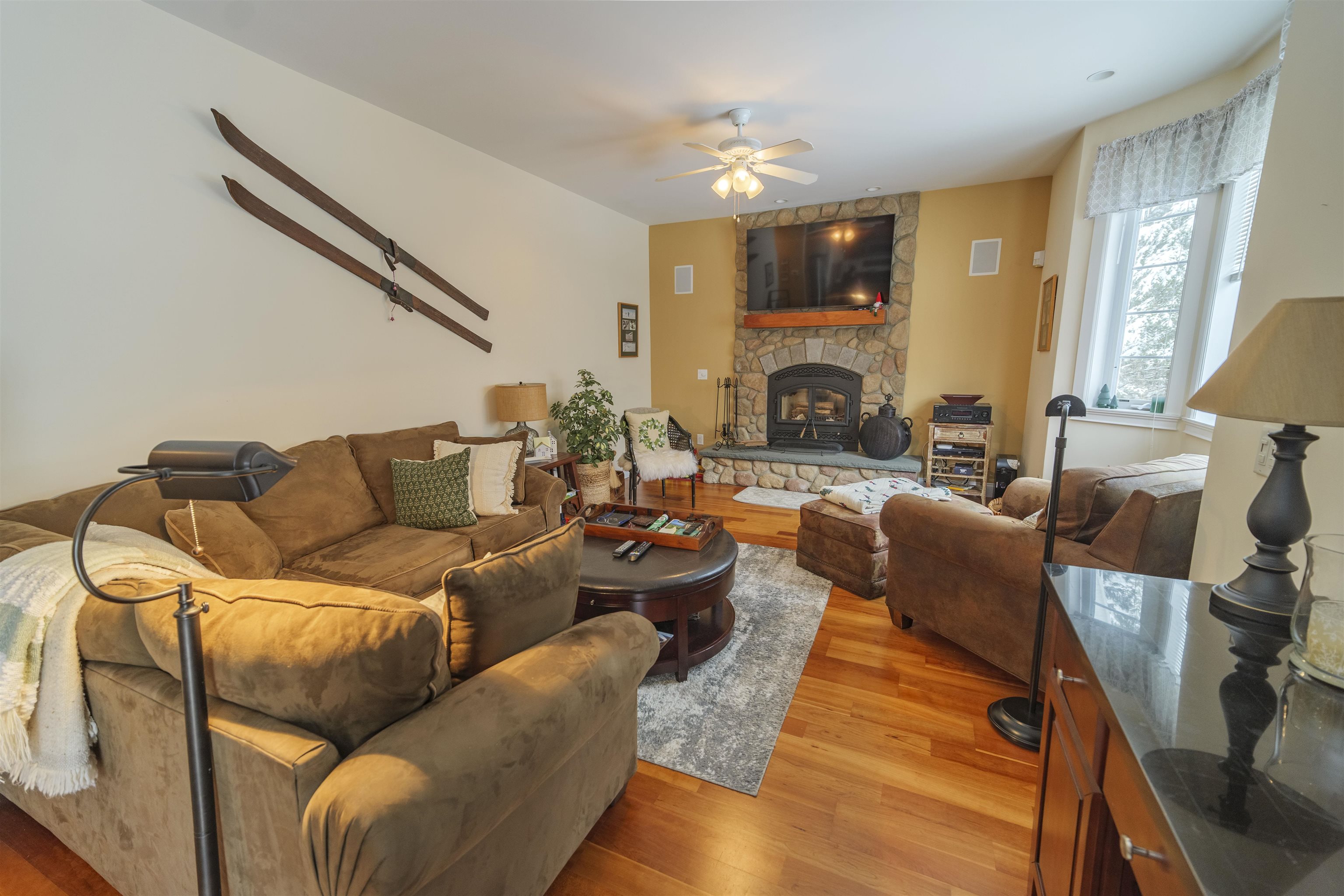 1 Lower Highlands Road Property Photo 10
