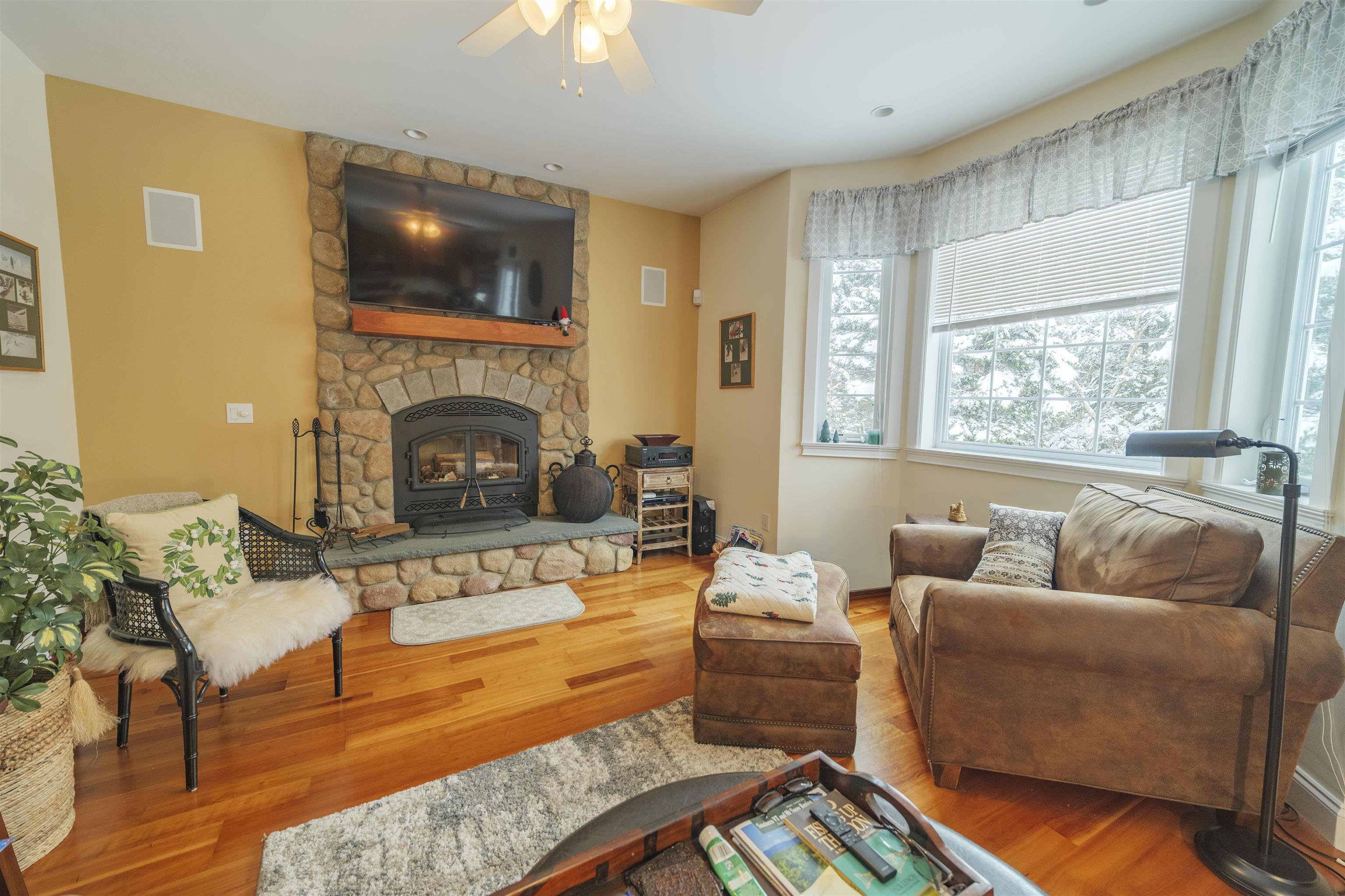 1 Lower Highlands Road Property Photo 12