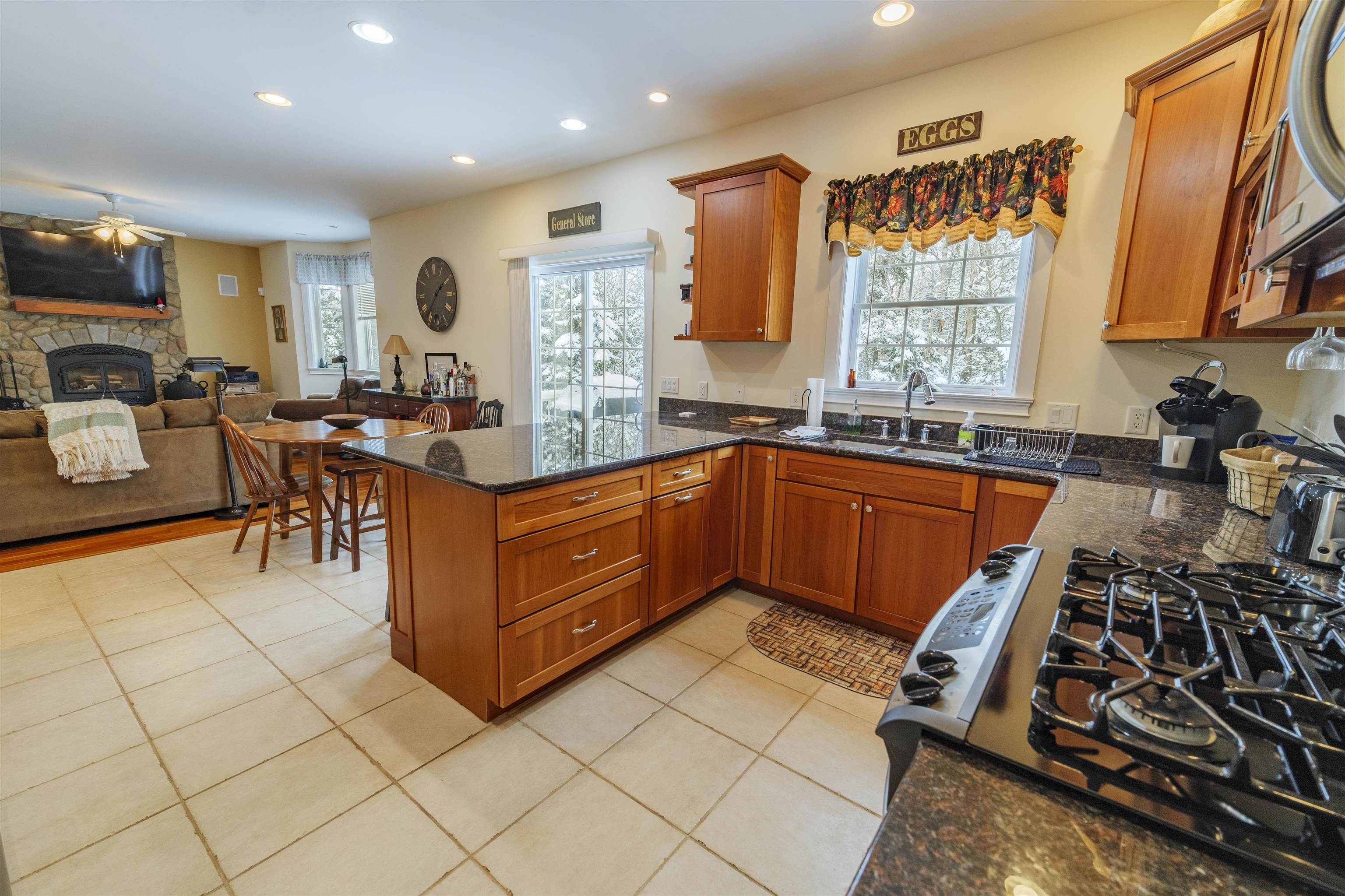 1 Lower Highlands Road Property Photo 18