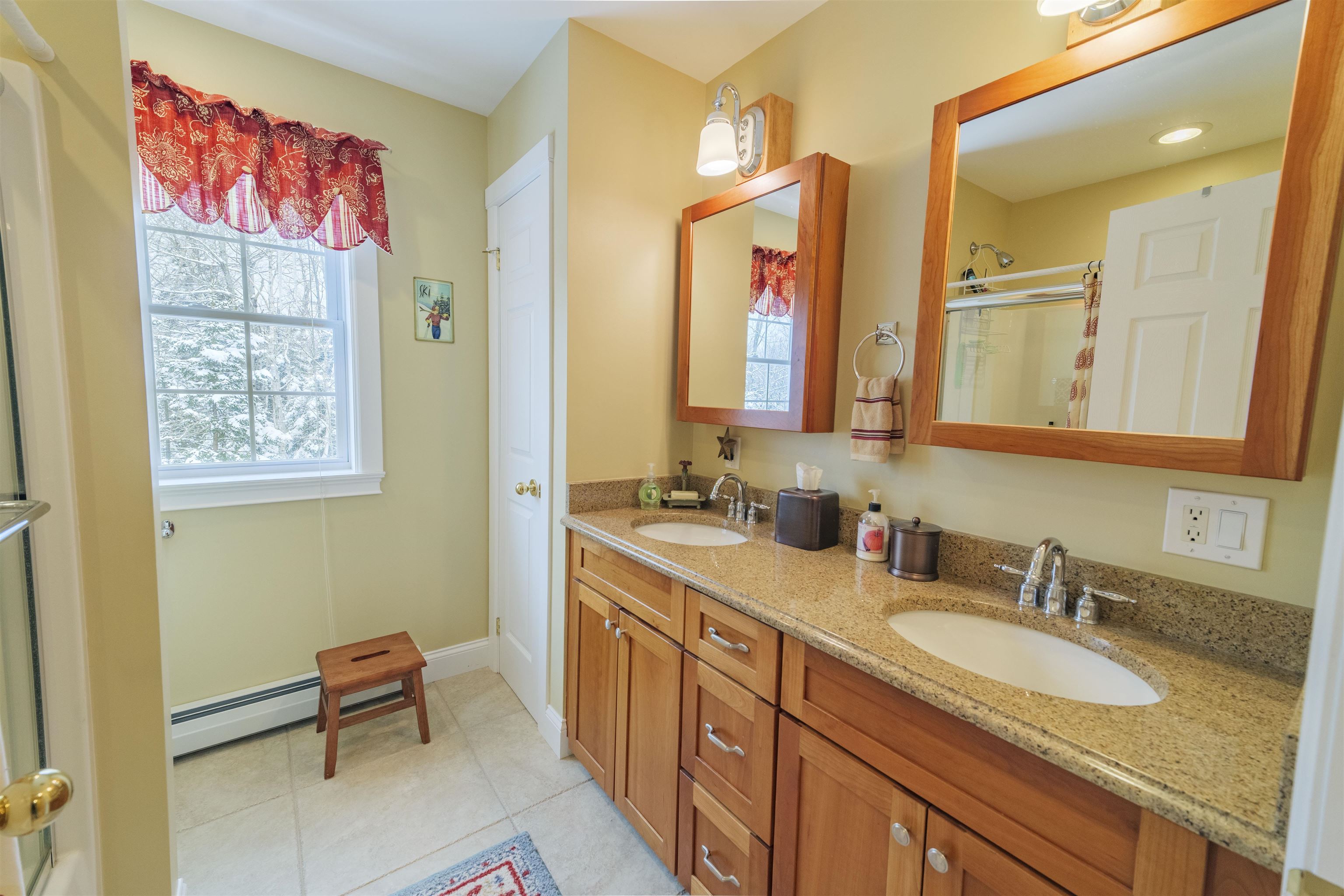 1 Lower Highlands Road Property Photo 39
