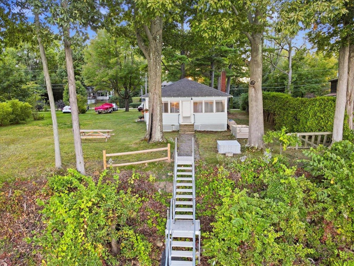 2168 Porters Point Road Property Photo 2
