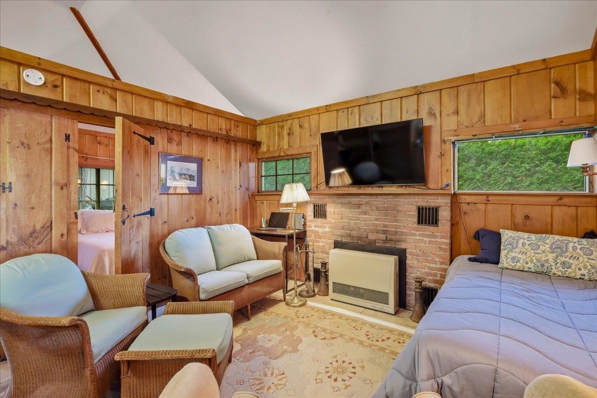 2168 Porters Point Road Property Photo 12