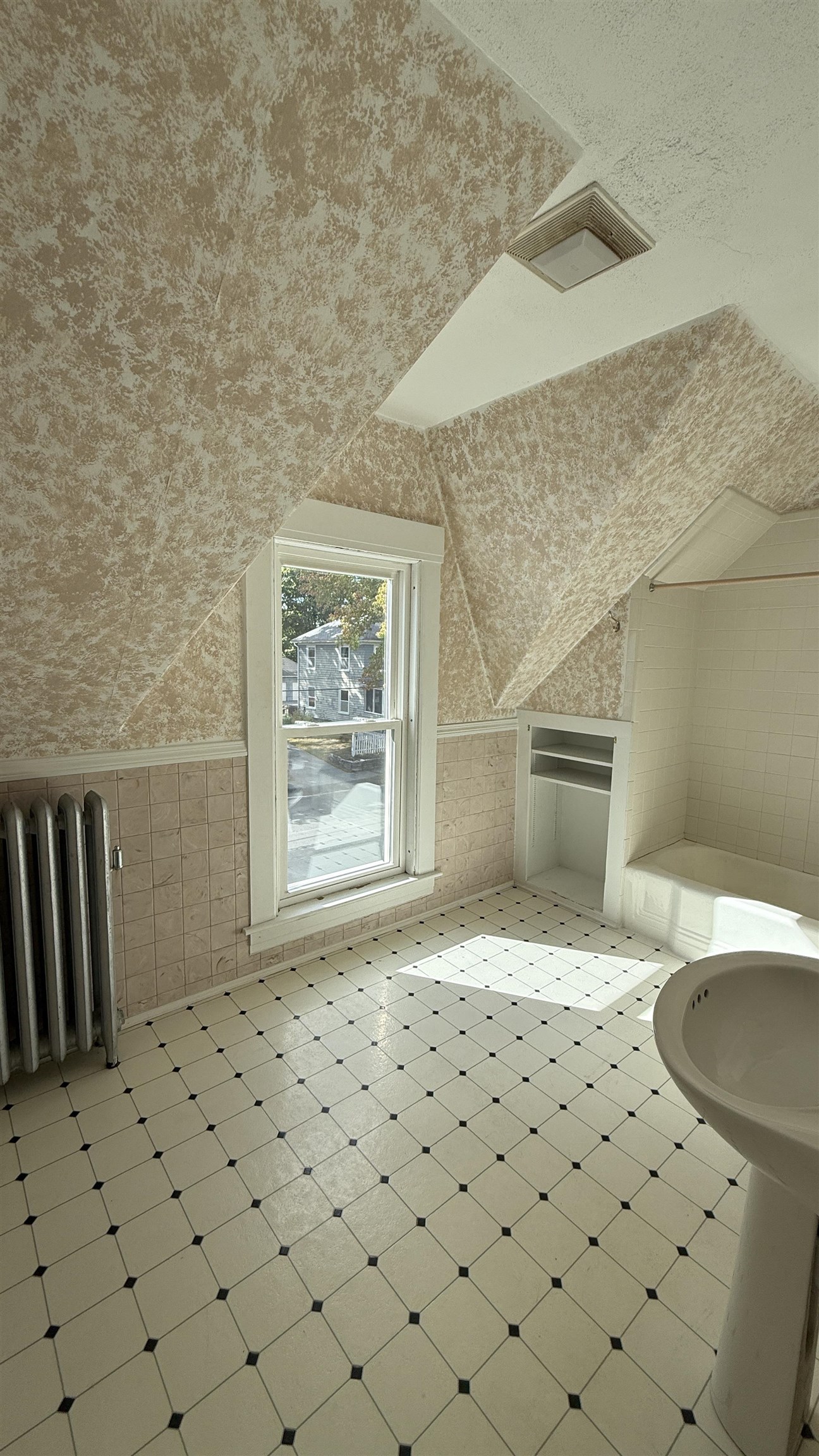 90 Appleton Street Property Photo 22