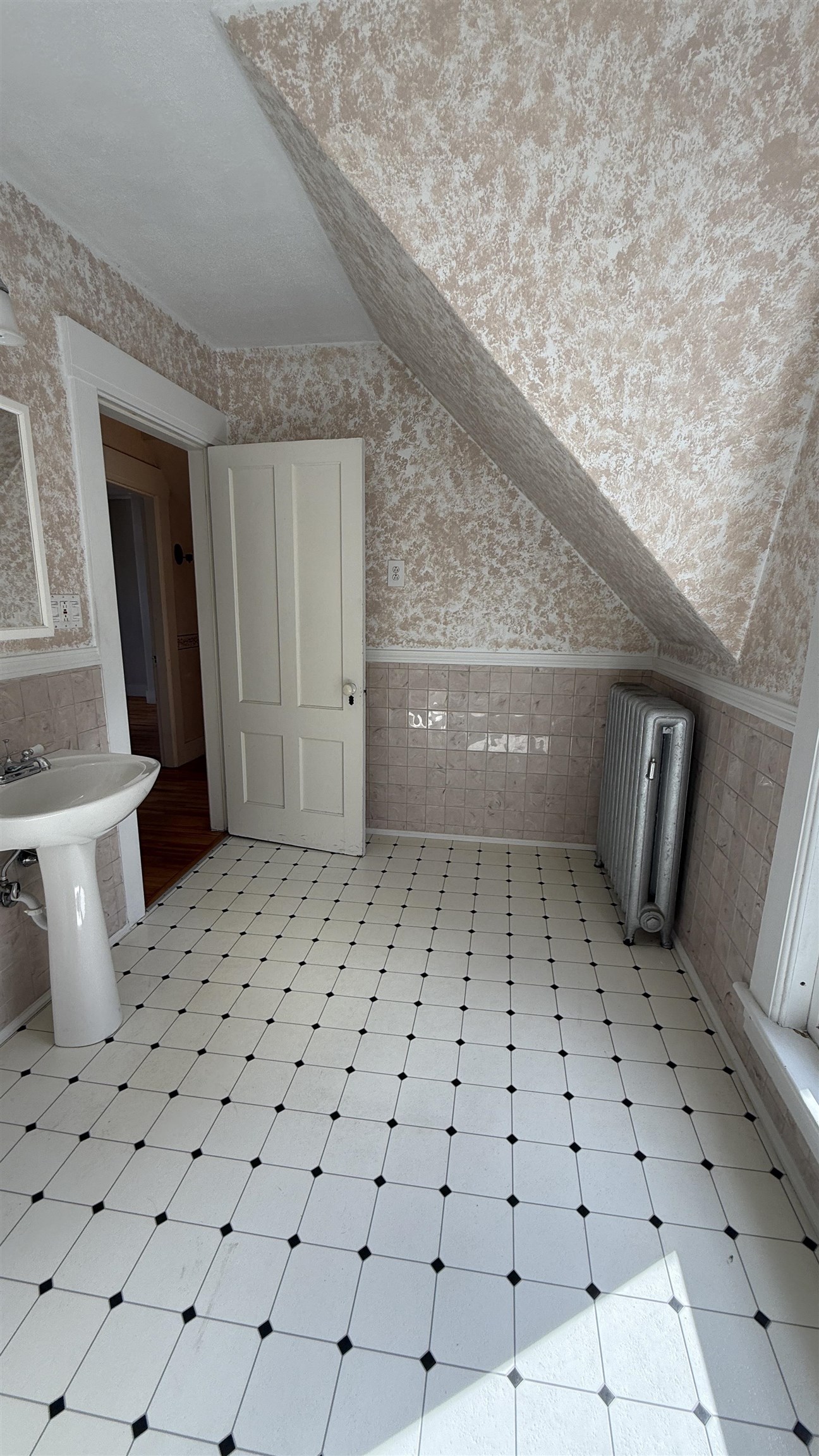 90 Appleton Street Property Photo 24