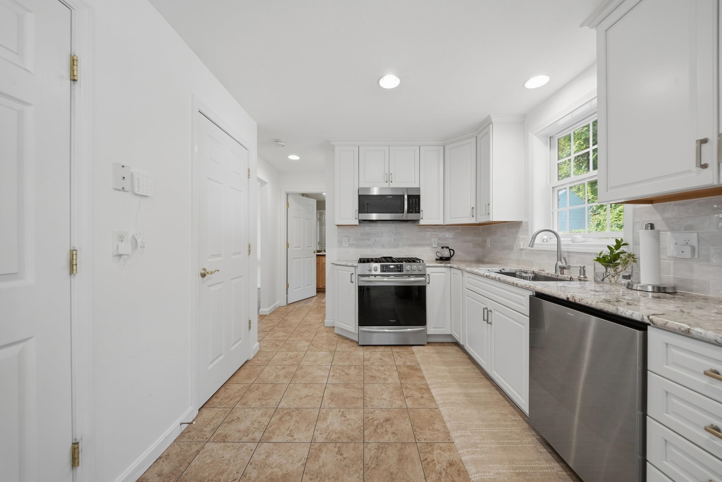 220 Arah Street Property Photo 13