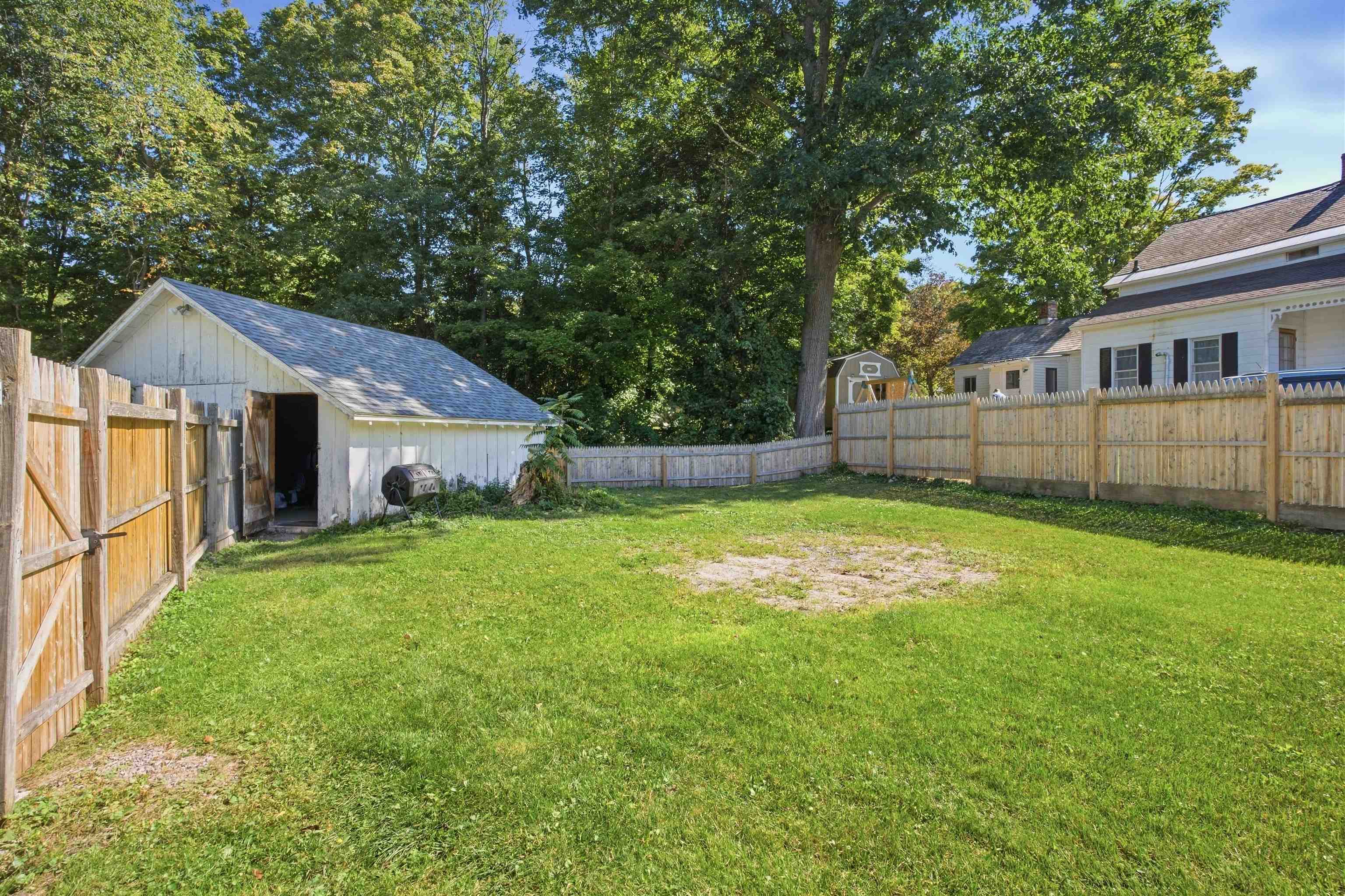 230 Beech Street Property Photo 32