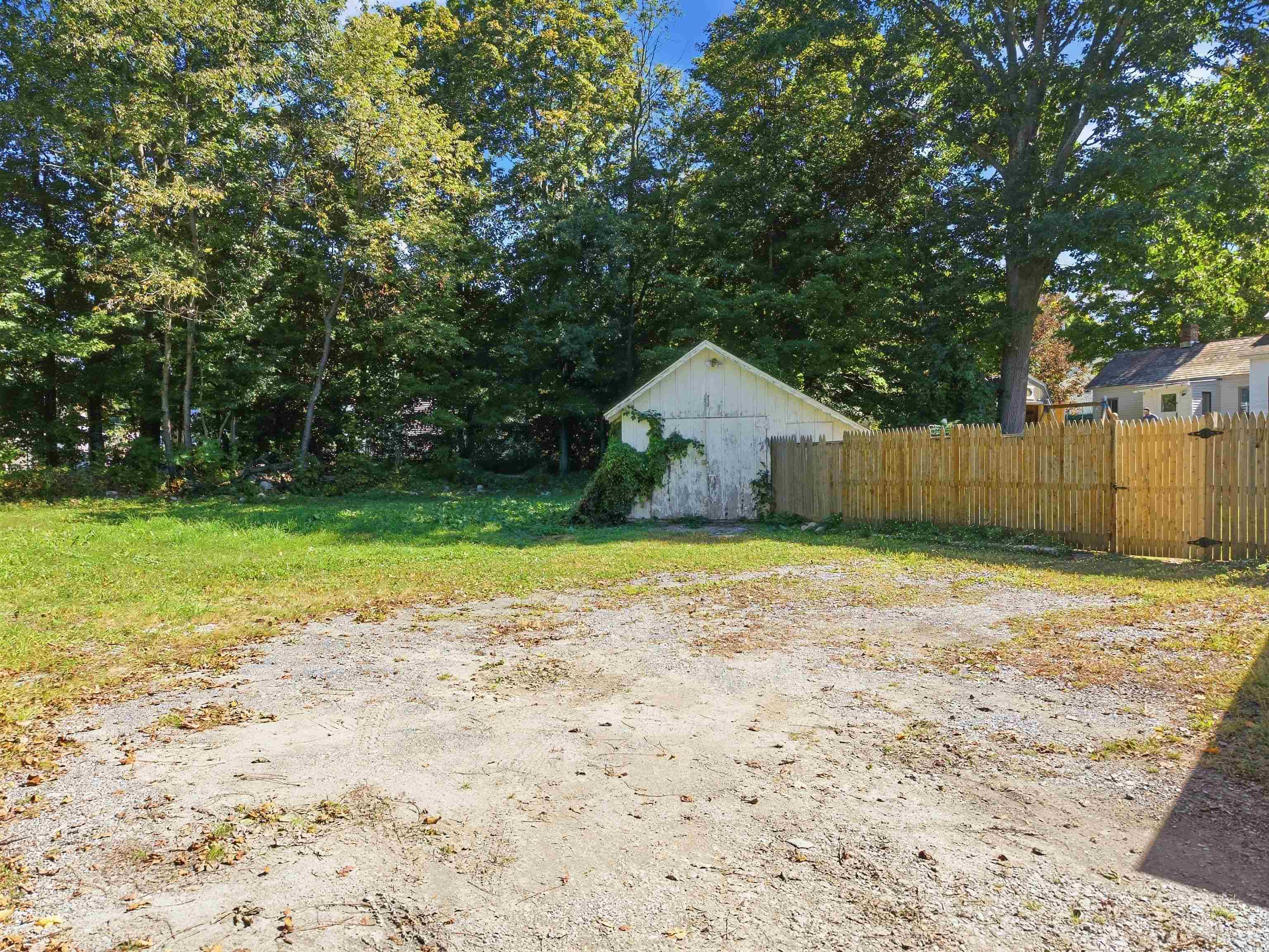 230 Beech Street Property Photo 33