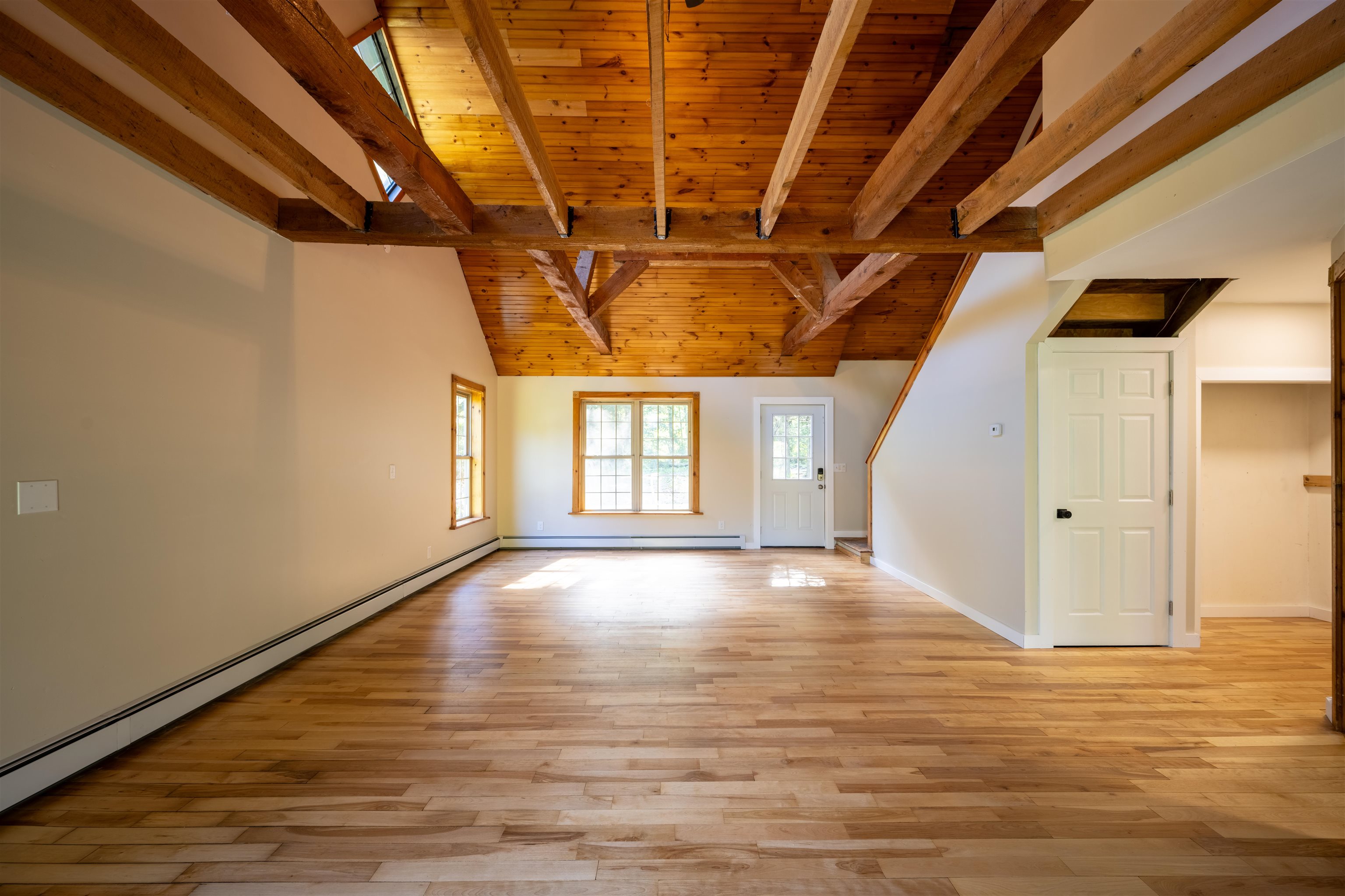 1890 Leland Road Property Photo 6